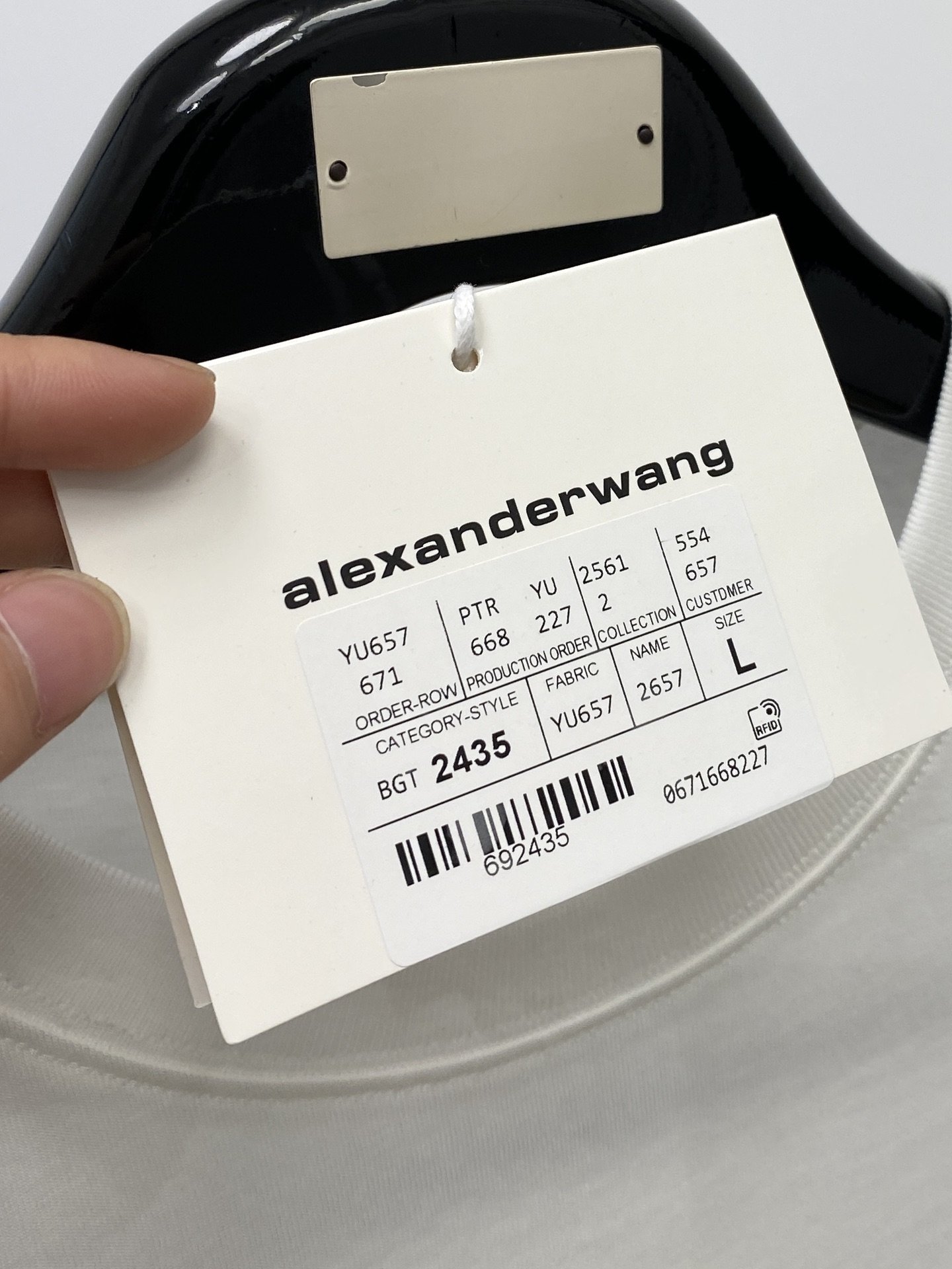 alexarderwang2024新品短袖T恤帅气时尚胸前直喷工艺字母logo简约百搭款面料棉不仅挺括保