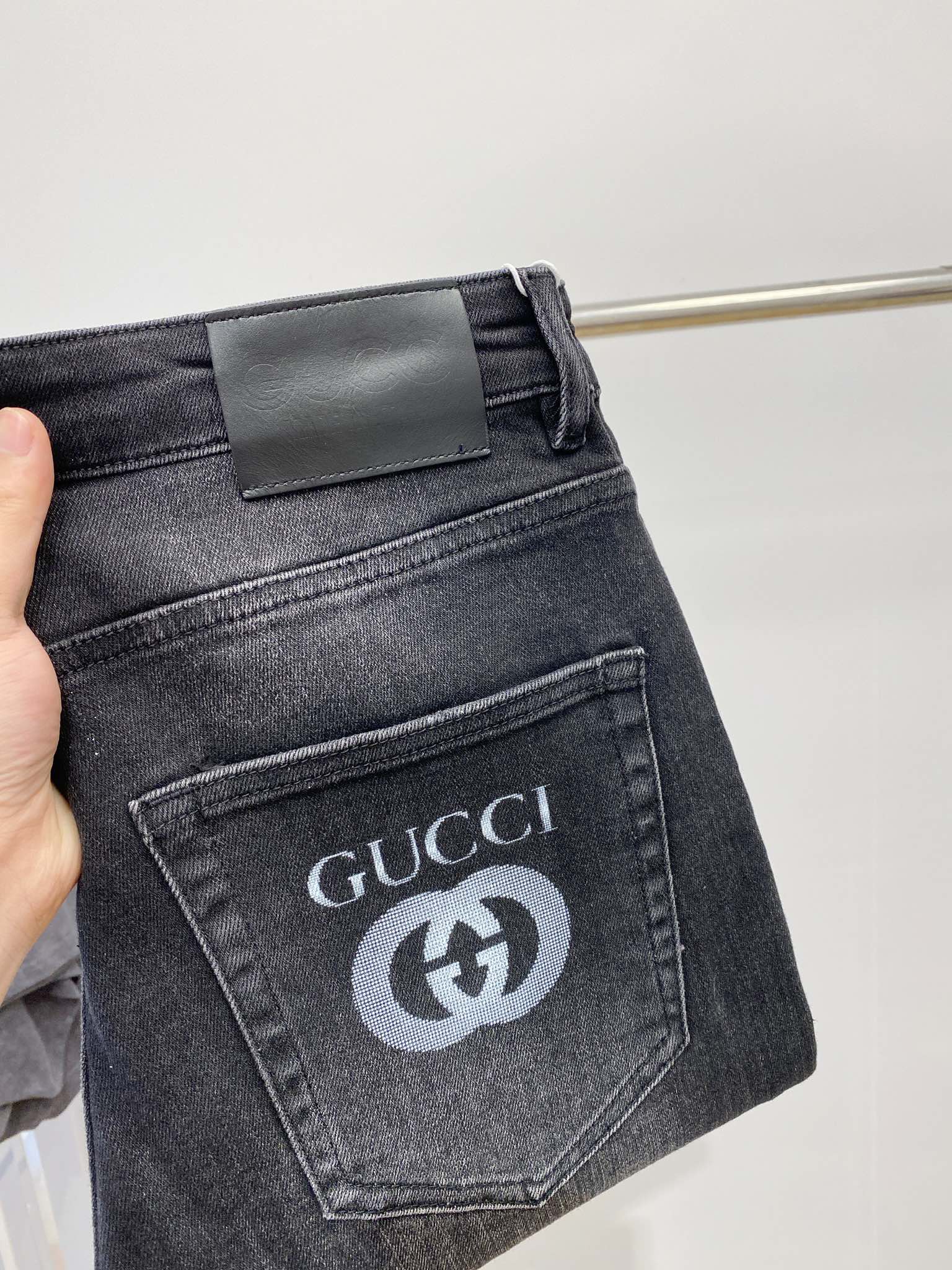 NO:134042,Guqi, the latest products, special counters are available at the same time, original single-purpose goods, water-washed casual jeans, imported original washing elastic fabric, comfortable and elastic, original hardware and auxiliary decorative logo, super positive style, extremely high grade, counter quality, fashionable and stylish upper body, 29-38, jeans, alexander wang19860909古奇、最新品,专柜同步有售,原单狠货,水洗休闲牛仔裤,进口原版水洗弹力面料,舒适有弹性,原版五金辅料装饰logo,版型超正,档次极高,专柜品质,上身时尚有型,码数29-38,,jeans,alexander wang,Men's clothing