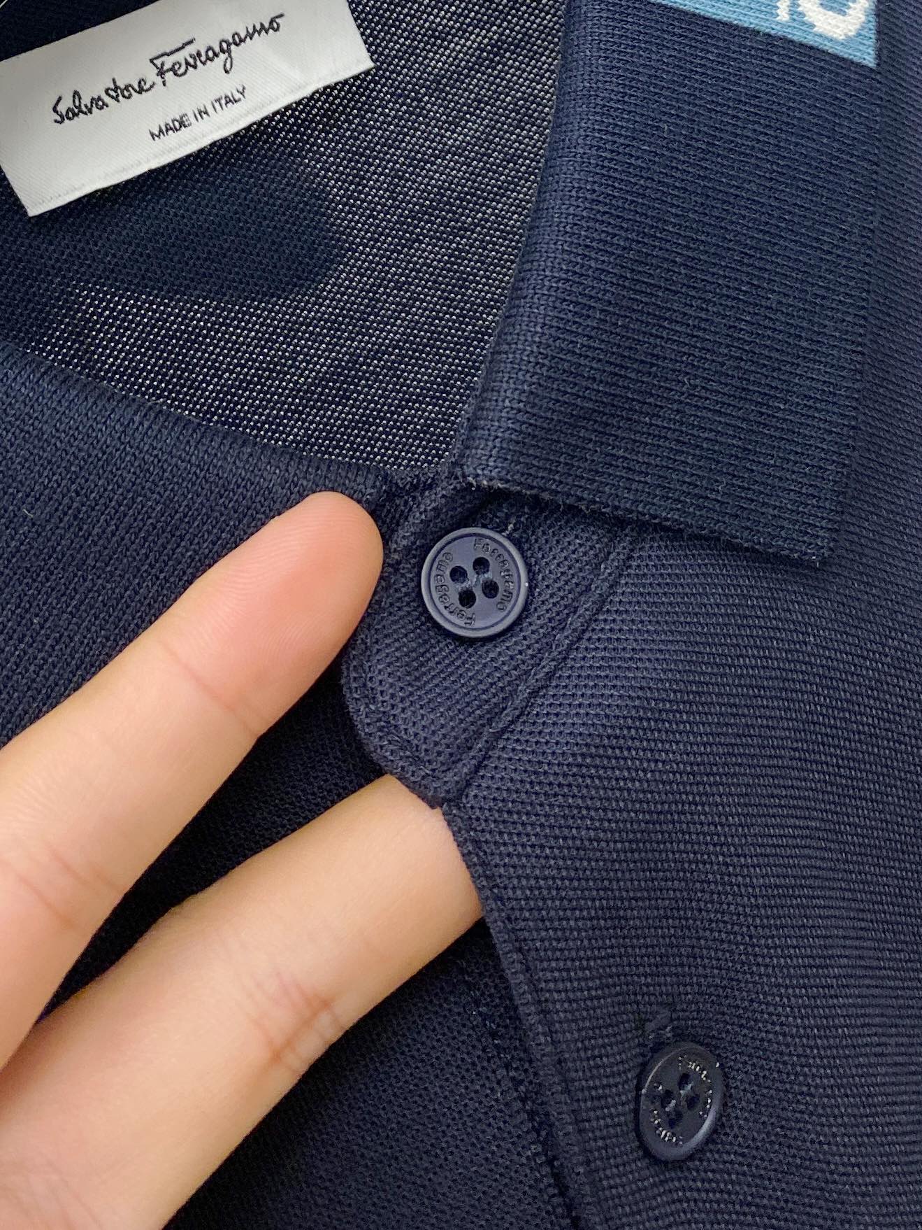 “Firagmu 2025 New Short-Sleeve T-Shirts: Curvature Design Logo, Cotton Fabric, $100” - 图片 4