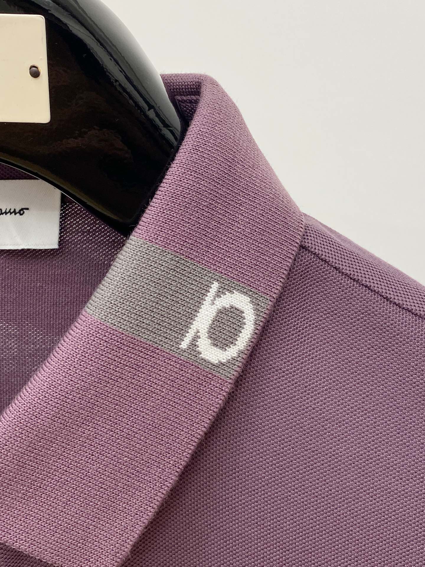 “Firagmu 2025 New Short-Sleeve T-Shirts: Handsome Curvature Design, Cotton Fabric, $100” - 图片 5