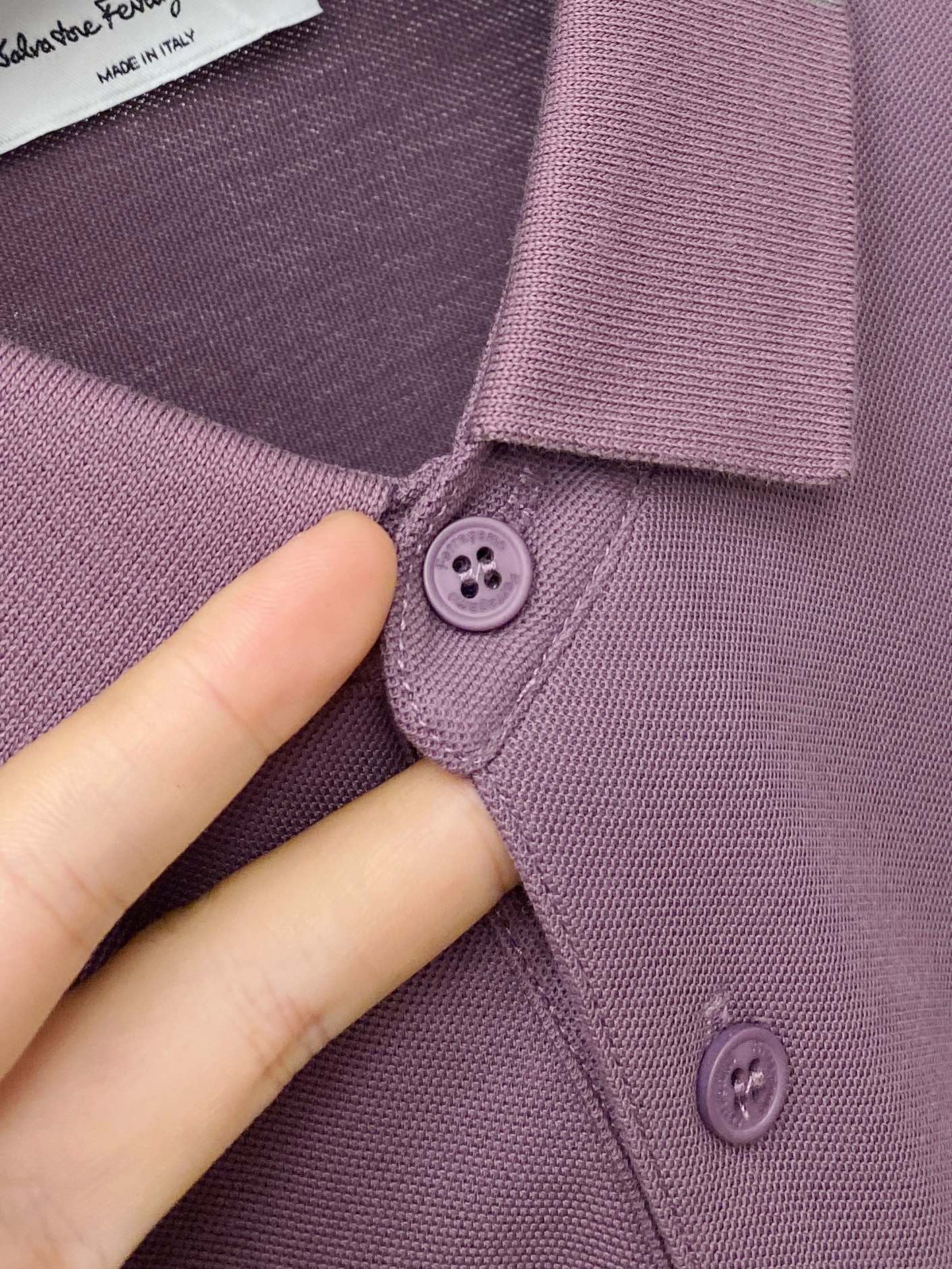 “Firagmu 2025 New Short-Sleeve T-Shirts: Handsome Curvature Design, Cotton Fabric, $100” - 图片 4