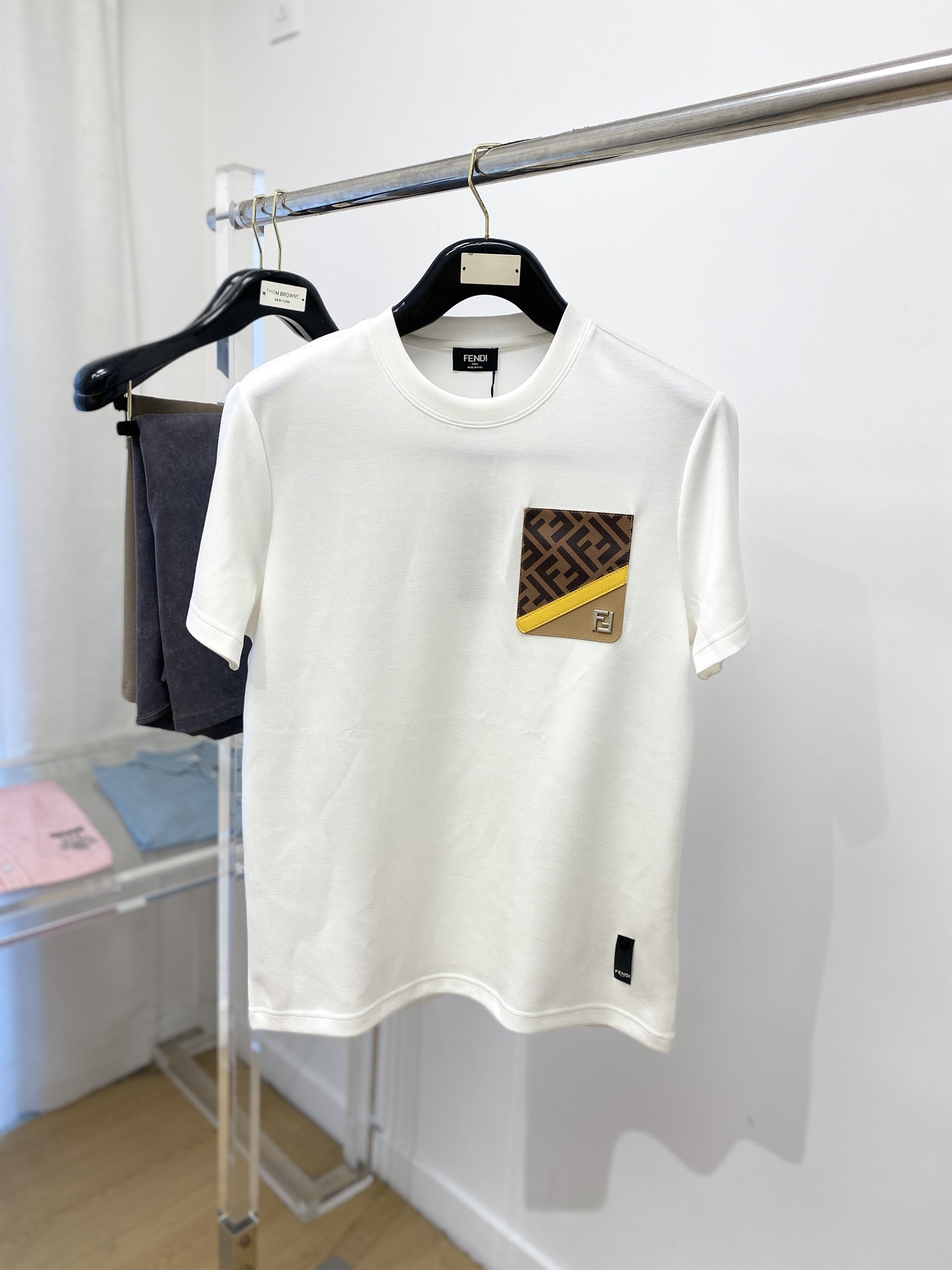 Fendi Kleidung T-Shirt Stickerei Fashion Kurzarm