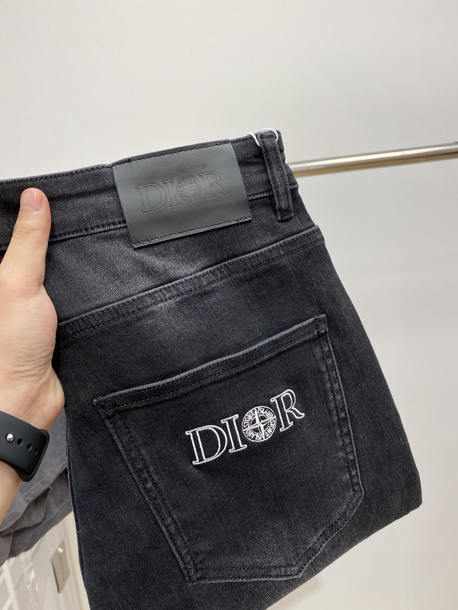 NO:134044,Dior, the latest products, the counter is available at the same time, original singles, washable casual jeans, imported original washing elastic fabric, comfortable and elastic, original hardware and auxiliary decorative logo, super positive style, extremely high grade, counter quality, fashionable and stylish upper body, 29-38,,dior,jeans,alexander wang19860909迪奥、最新品,专柜同步有售,原单狠货,水洗休闲牛仔裤,进口原版水洗弹力面料,舒适有弹性,原版五金辅料装饰logo,版型超正,档次极高,专柜品质,上身时尚有型,码数29-38,,dior,jeans,alexander wang,Men's clothing