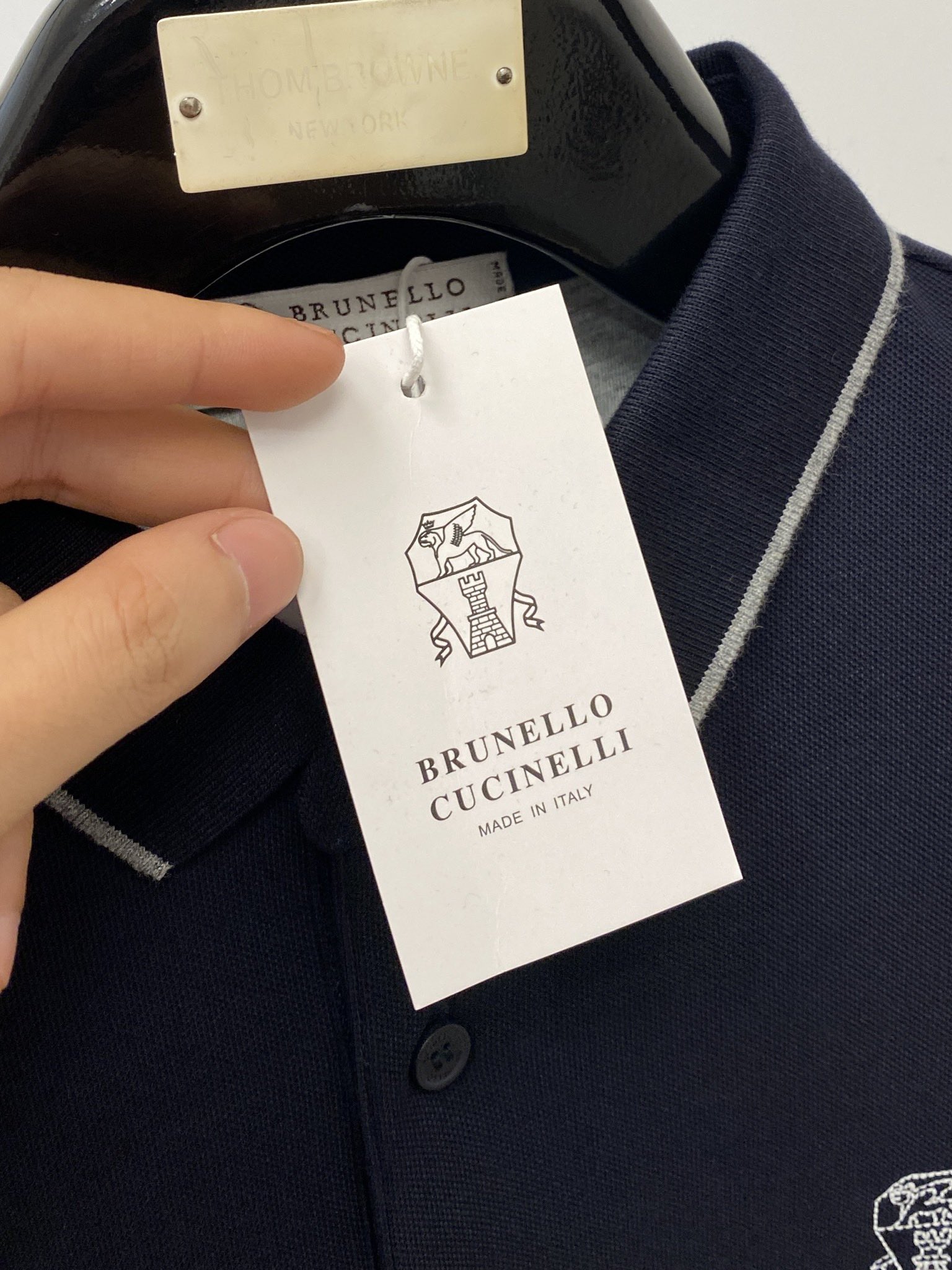 BrunelloCuc1nelli2024新品长袖帅气时尚胸前刺绣装饰图案logo简约百搭款面料棉不仅挺