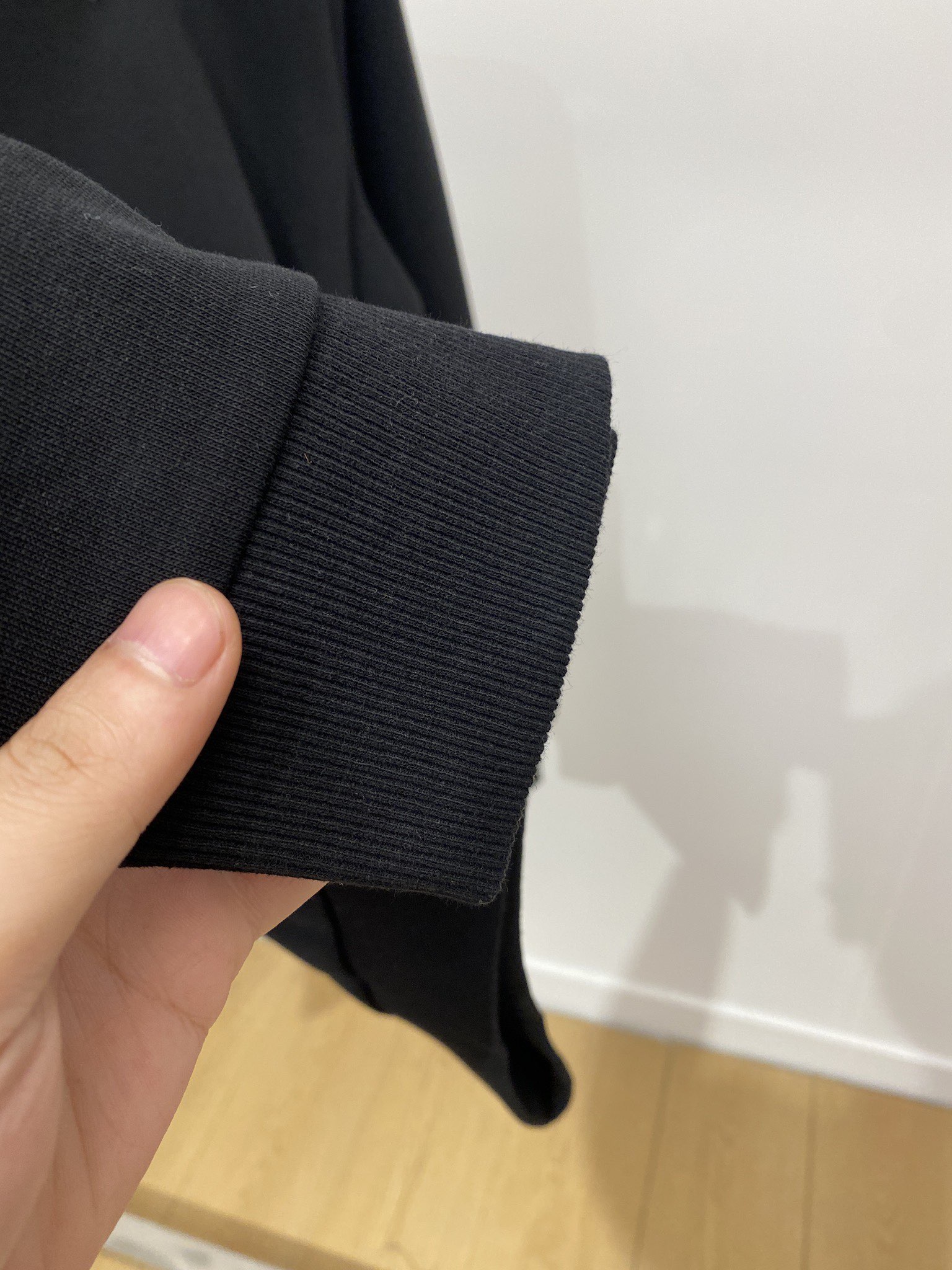 始祖鸟、2024新品卫衣，帅气时尚，胸前顶级印花图案logo，简约百搭款。面料棉 不仅挺括，保持潮流的廓