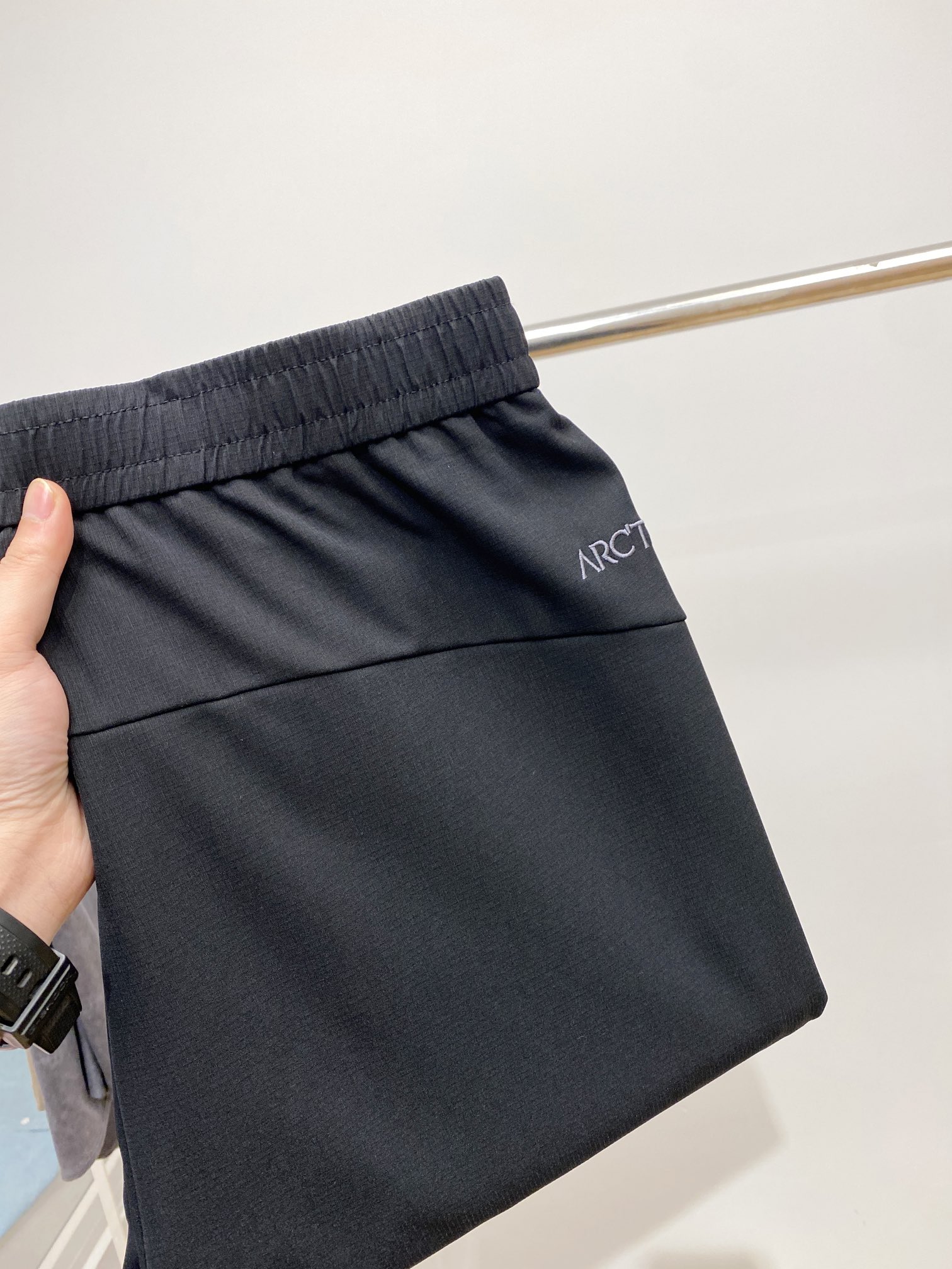 NO:118264,Archaeopteryx, hot casual pants, high elasticity, slimming, simple and versatile, with fine workmanship, every needle can be seen attentively. Many celebrities and internet celebrities love the most, lengthen their body proportions!  Micro-spin ^_^Comfortable fabric Details M-3XL, arc'teryx,alexander wang19860909始祖鸟、爆款休闲裤 高弹显瘦必爆简约百搭爆款,做工精细,每一针都看得到用心,超多明星网红最爱 拉长身材比例哦！微弹 ^_^舒适面料 细节体码数M-3XL,arc'teryx,alexander wang,Men's clothing