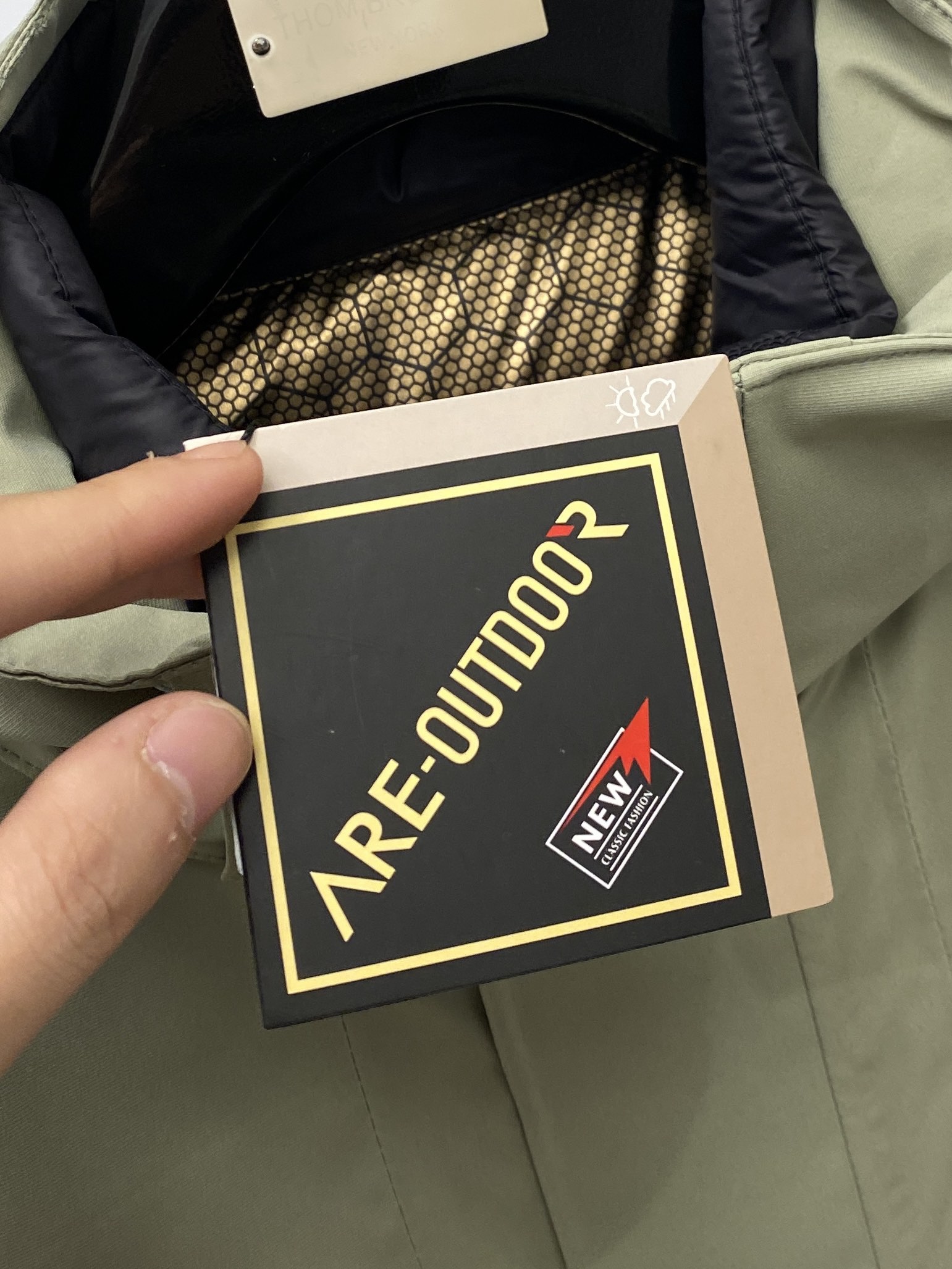  始祖鸟、新品可拆卸羽绒夹克外套，时尚帅气，袖口顶级印花图案logo，简约百搭款，定制原版面料，不仅挺括