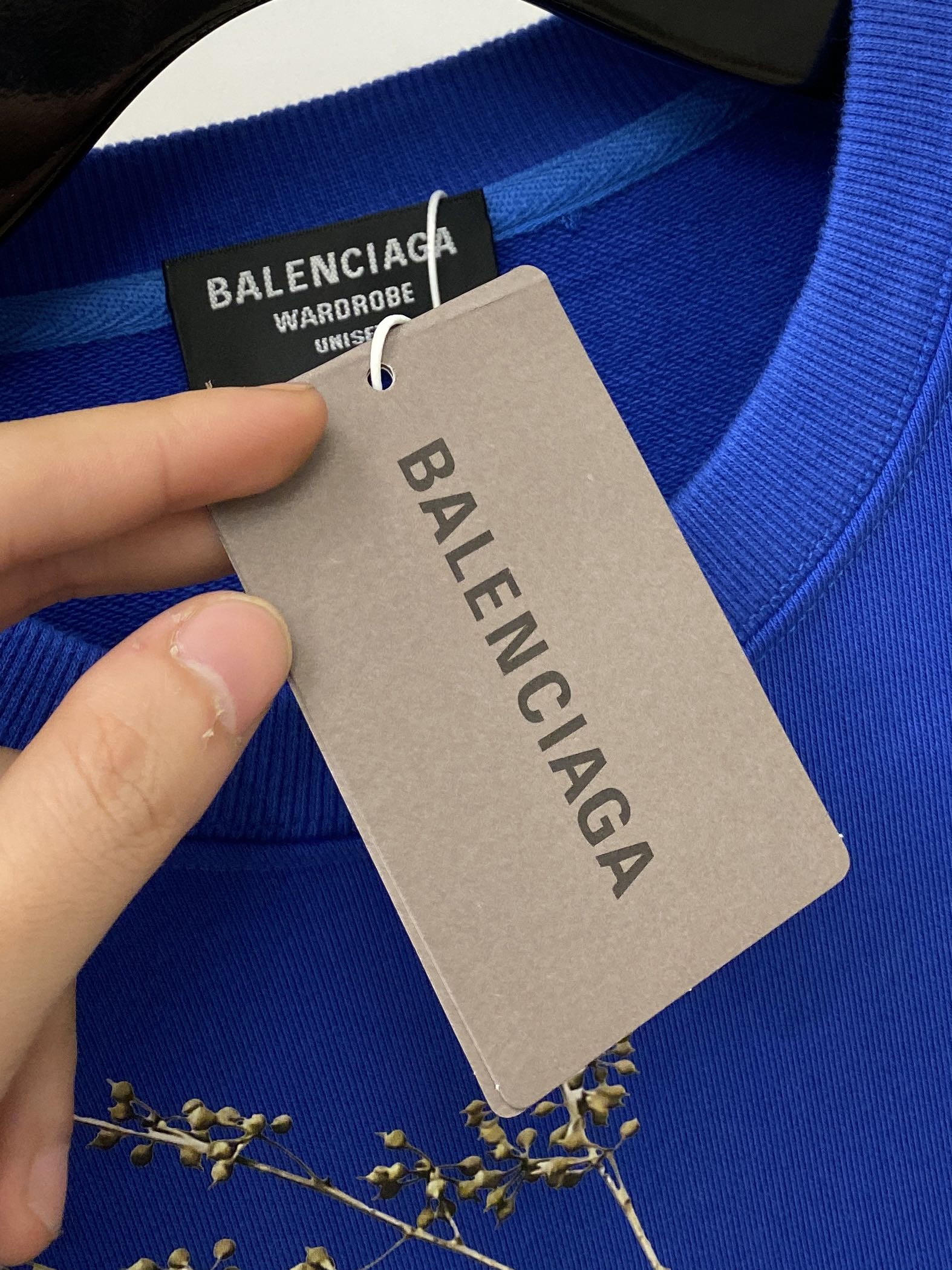 
巴黎世家、新品卫衣，帅气时尚，胸前顶级印胶印花图案字母logo，简约百搭款。面料棉 不仅挺括，保持潮流