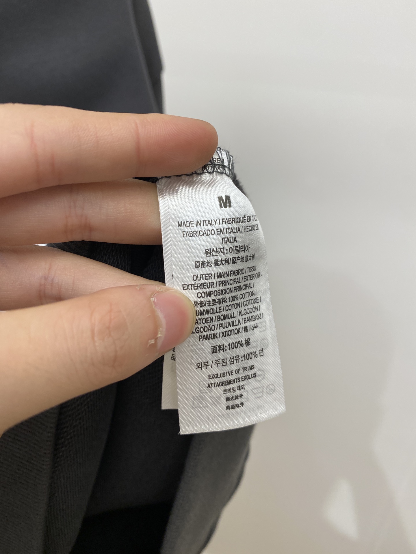 
普拉达、新品卫衣，帅气时尚，胸前顶级印花图案字母logo，简约百搭款。面料棉 不仅挺括，保持潮流的廓形