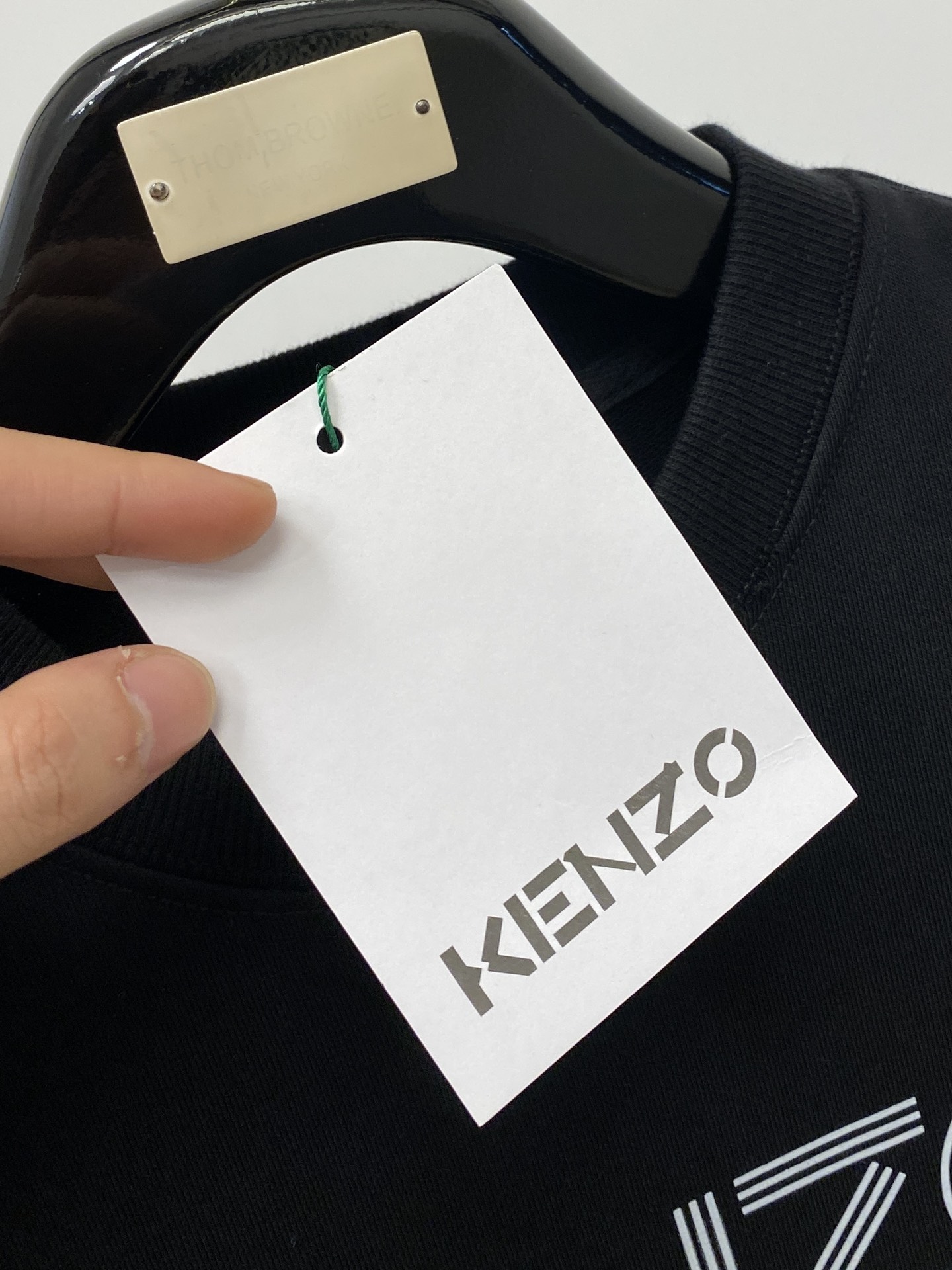  KENZO、新品卫衣，帅气时尚，胸前顶级印花图案字母logo，简约百搭款。面料棉 不仅挺括，保持潮流的