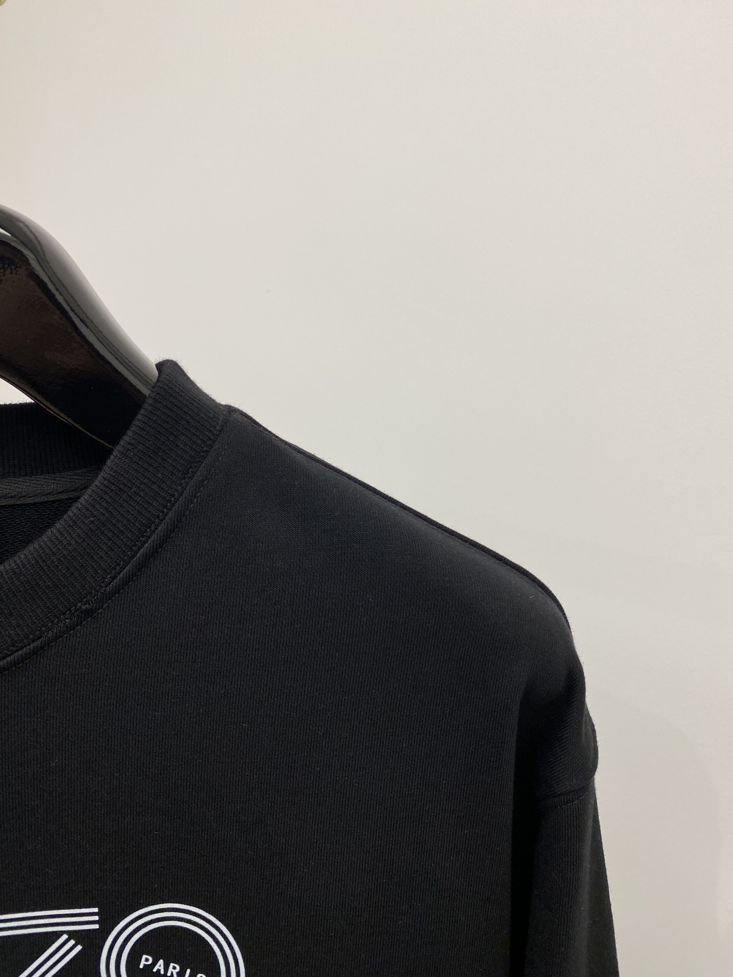  KENZO、新品卫衣，帅气时尚，胸前顶级印花图案字母logo，简约百搭款。面料棉 不仅挺括，保持潮流的