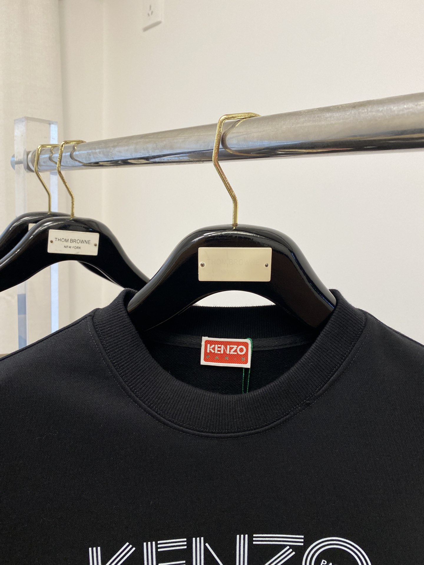  KENZO、新品卫衣，帅气时尚，胸前顶级印花图案字母logo，简约百搭款。面料棉 不仅挺括，保持潮流的