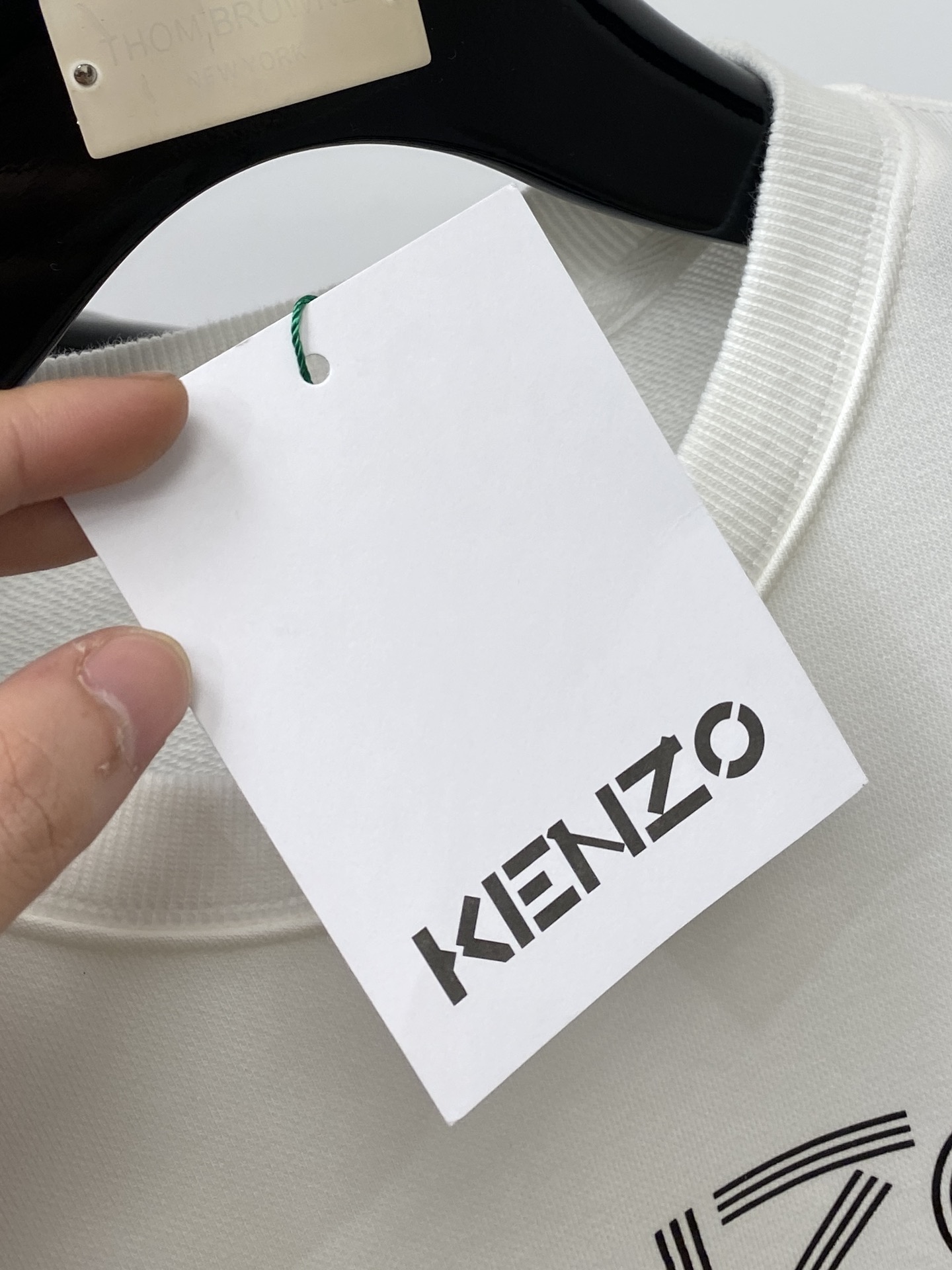 KENZO、新品卫衣，帅气时尚，胸前顶级印花图案字母logo，简约百搭款。面料棉 不仅挺括，保持潮流的