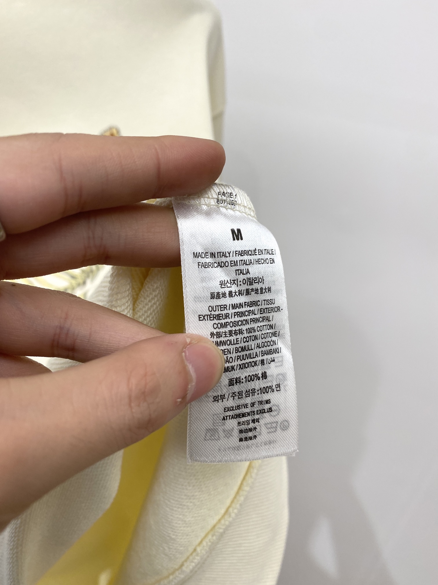 
纪梵希、新品卫衣，帅气时尚，胸前顶级印花图案字母logo，简约百搭款。面料棉 不仅挺括，保持潮流的廓形