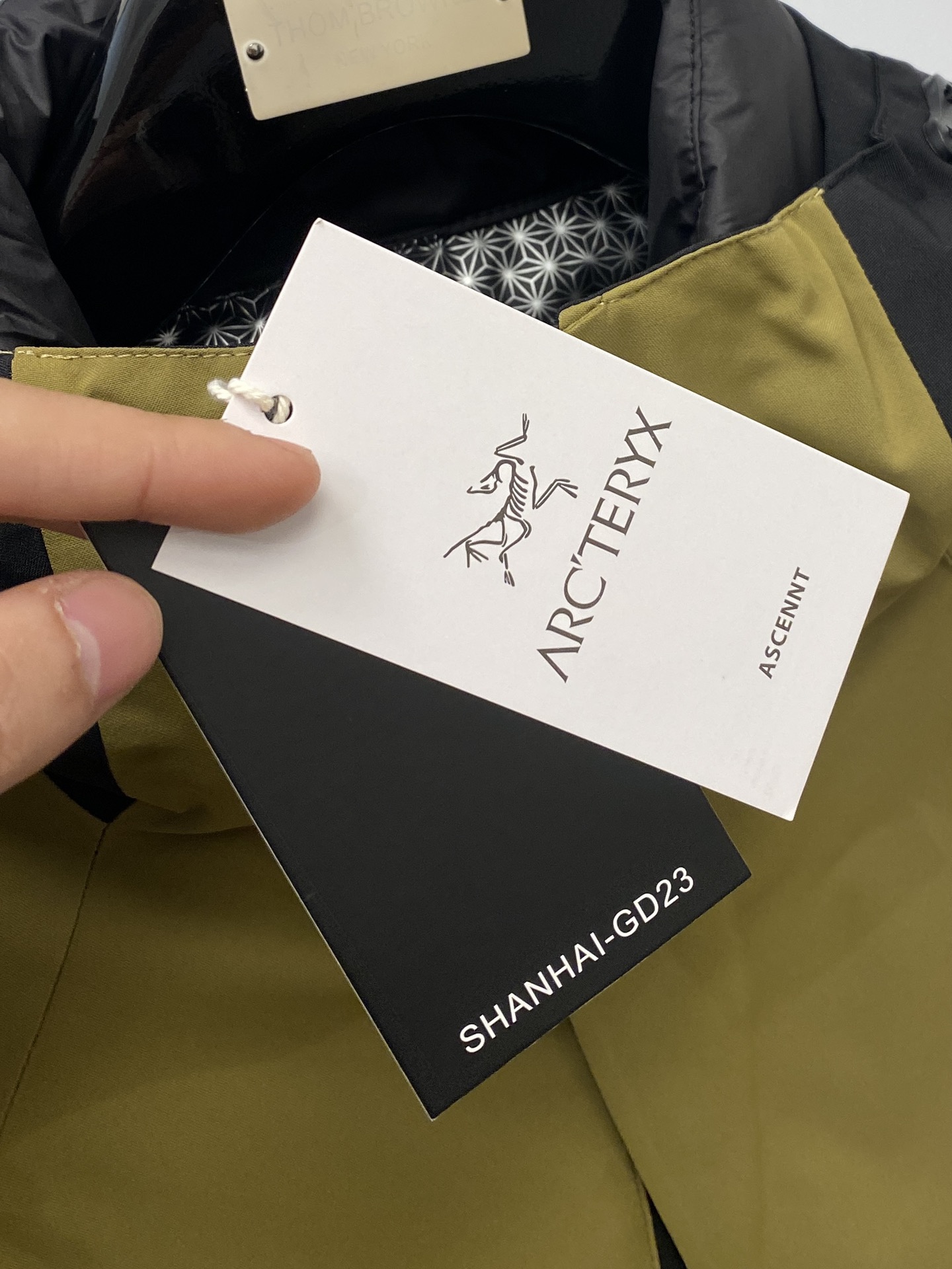  始祖鸟、新品可拆卸羽绒夹克外套，时尚帅气，胸前顶级印花图案logo，简约百搭款，定制原版面料，不仅挺括