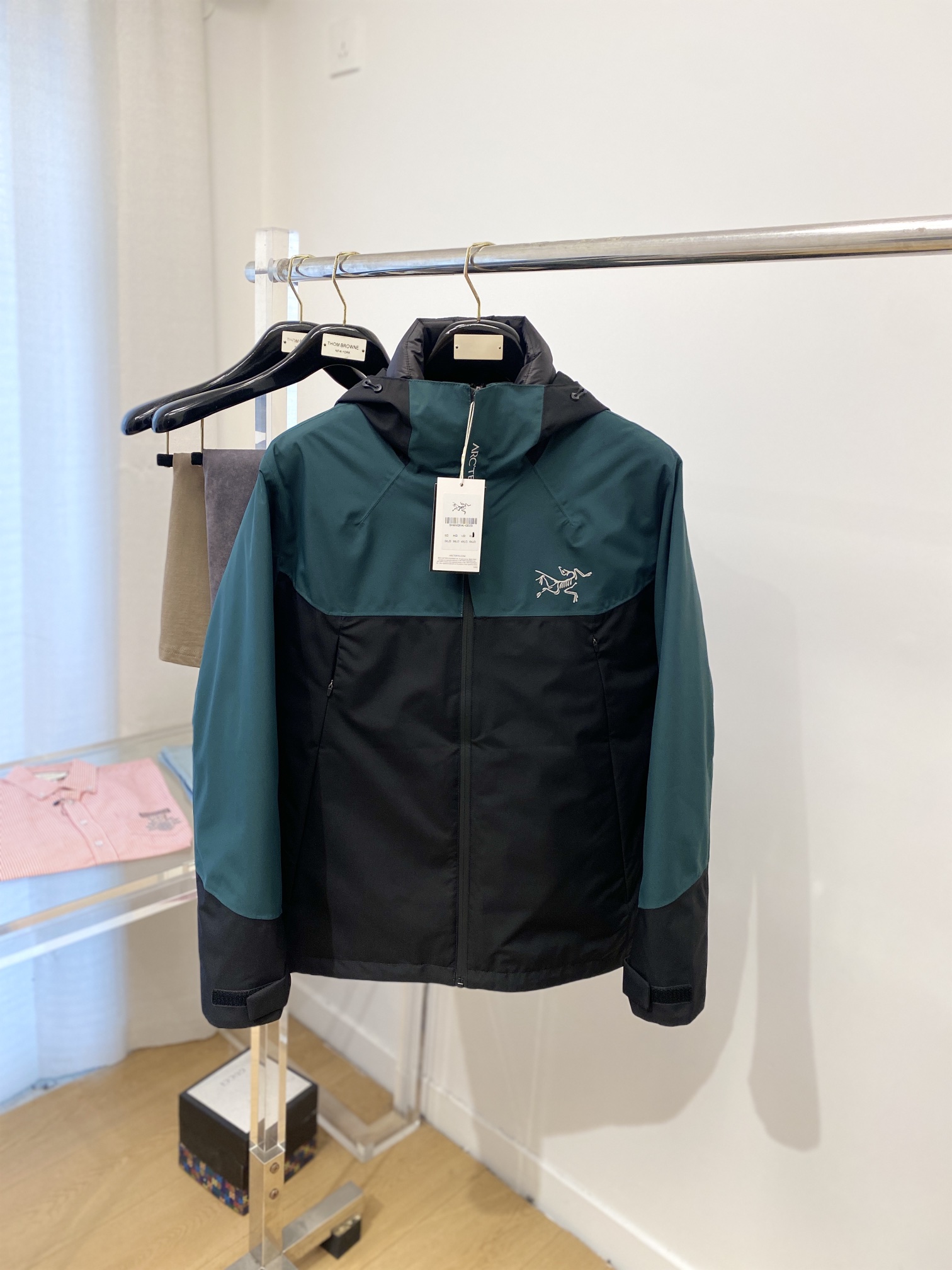  始祖鸟、新品可拆卸羽绒夹克外套，时尚帅气，胸前顶级印花图案logo，简约百搭款，定制原版面料，不仅挺括