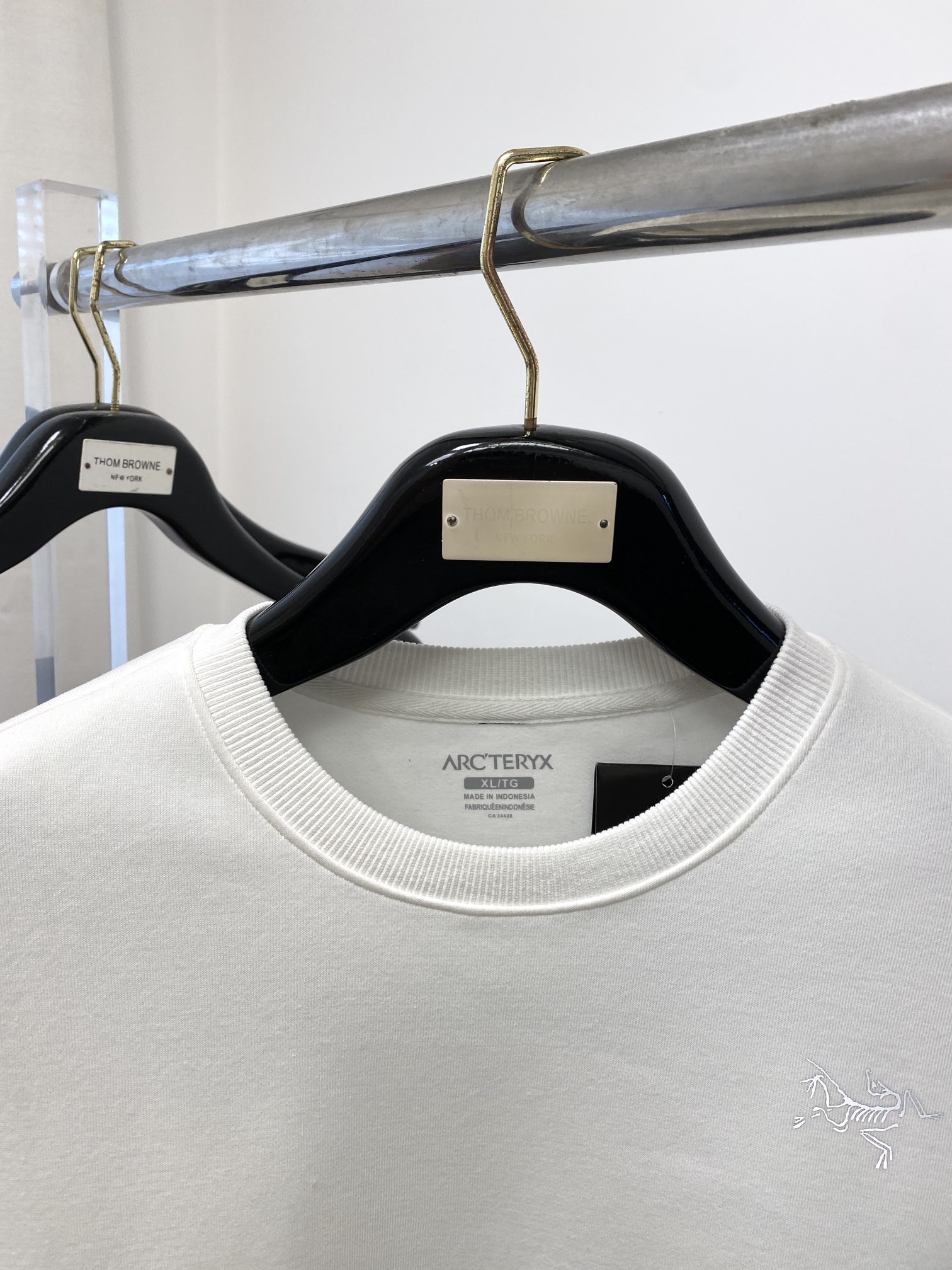 始祖鸟、2024新品卫衣，帅气时尚，胸前顶级印花图案logo，简约百搭款。面料棉 不仅挺括，保持潮流的廓