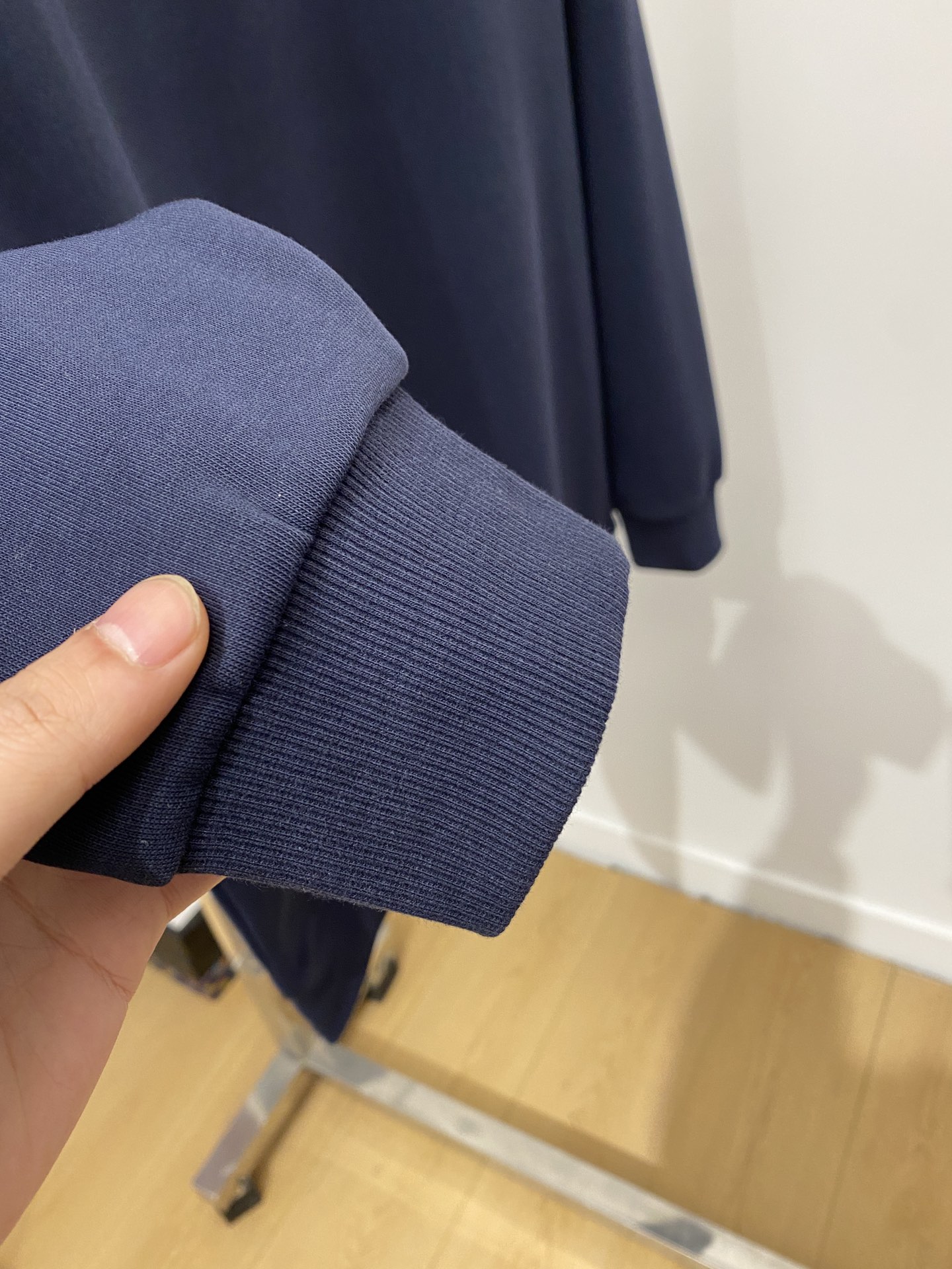 始祖鸟、2024新品卫衣，帅气时尚，胸前顶级印花图案logo，简约百搭款。面料棉 不仅挺括，保持潮流的廓