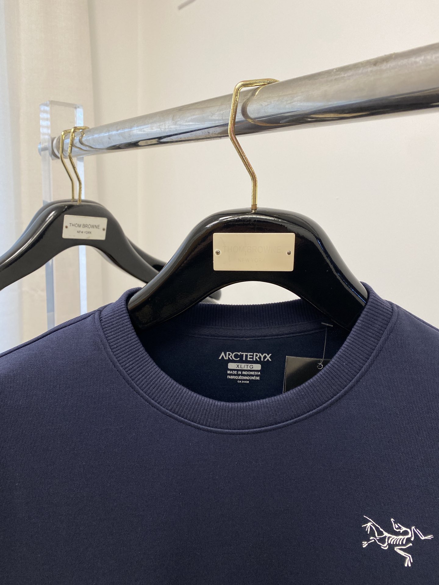 始祖鸟、2024新品卫衣，帅气时尚，胸前顶级印花图案logo，简约百搭款。面料棉 不仅挺括，保持潮流的廓