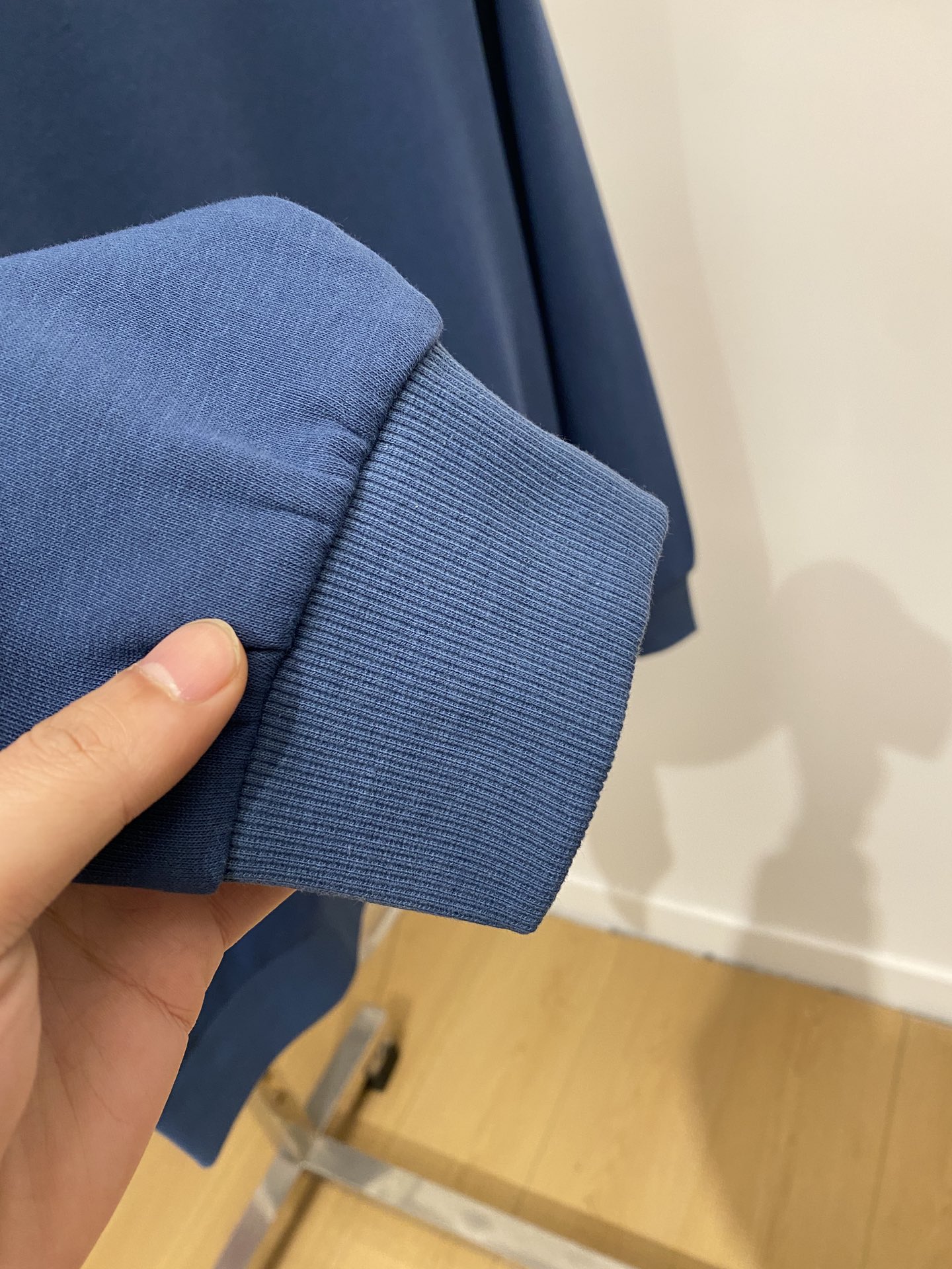 始祖鸟、2024新品卫衣，帅气时尚，胸前顶级印花图案logo，简约百搭款。面料棉 不仅挺括，保持潮流的廓