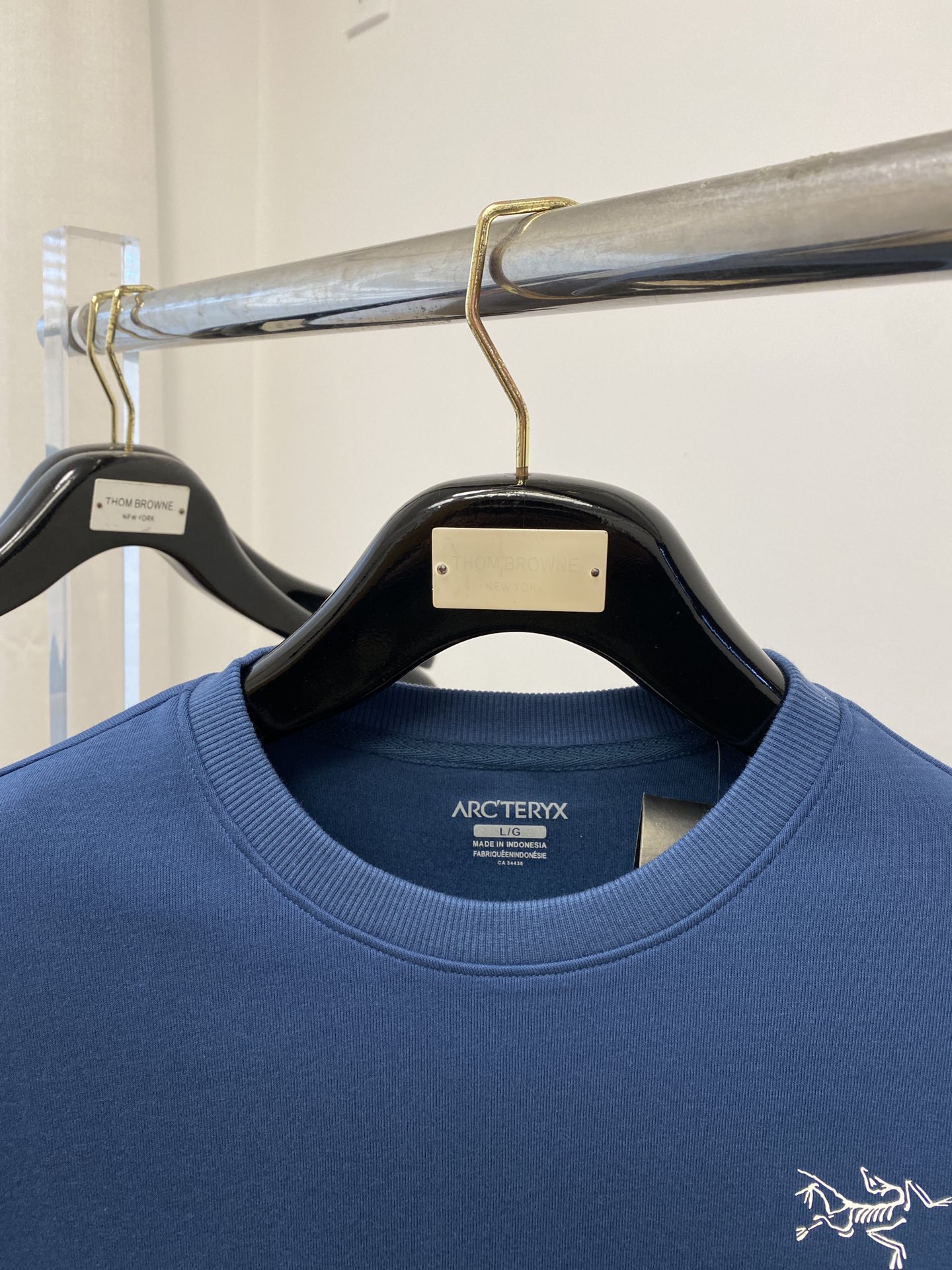 始祖鸟、2024新品卫衣，帅气时尚，胸前顶级印花图案logo，简约百搭款。面料棉 不仅挺括，保持潮流的廓