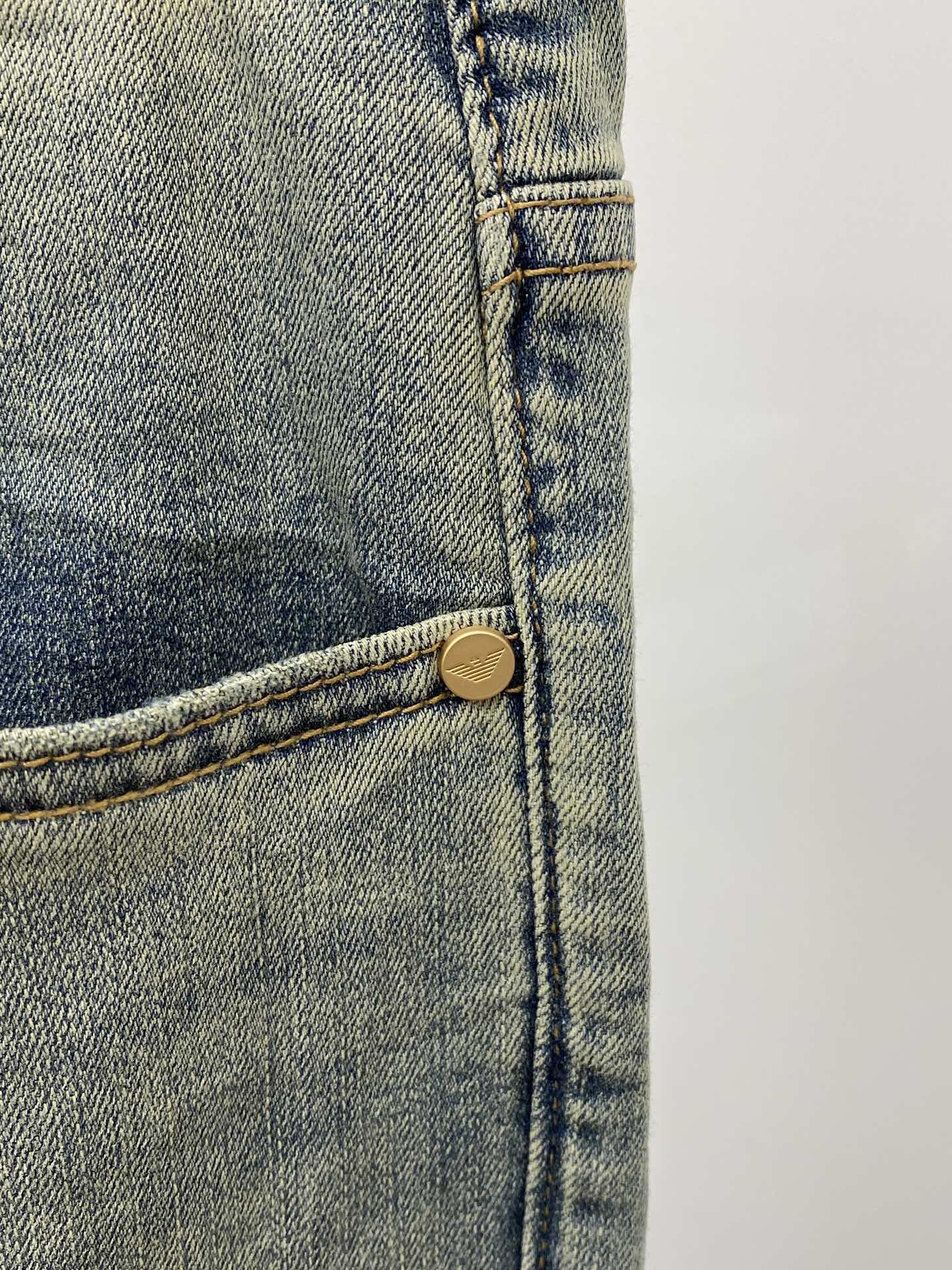 🍀 阿玛尼、最新品，专柜同步有售，原单狠货，水洗休闲加绒牛仔裤，进口原版水洗弹力面料，舒适有弹性，原版五