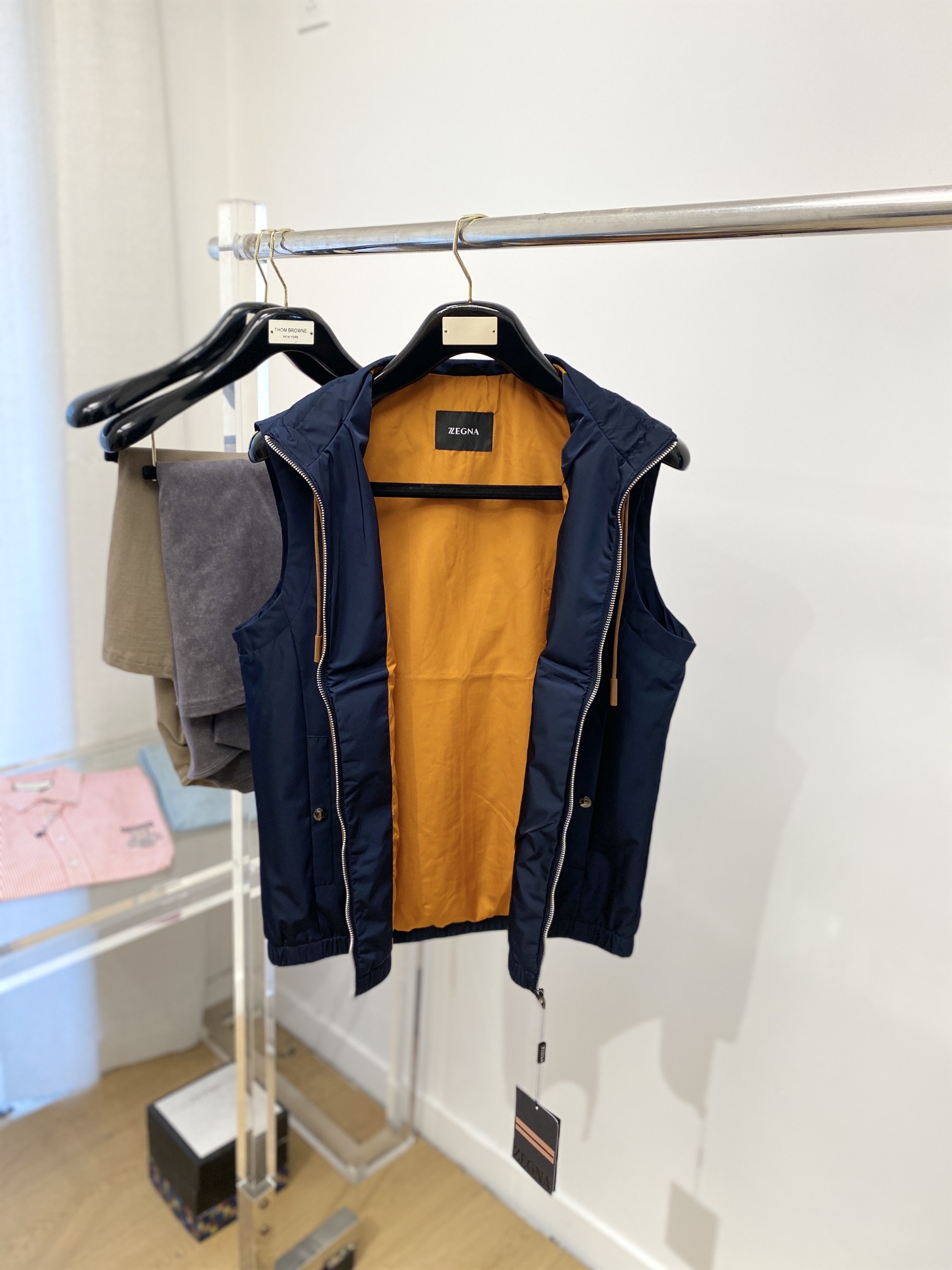 杰尼亚、2025新品夹克马甲外套，时尚帅气，胸前精致刺绣字母logo，简约百搭款，定制原版面料，不仅挺括