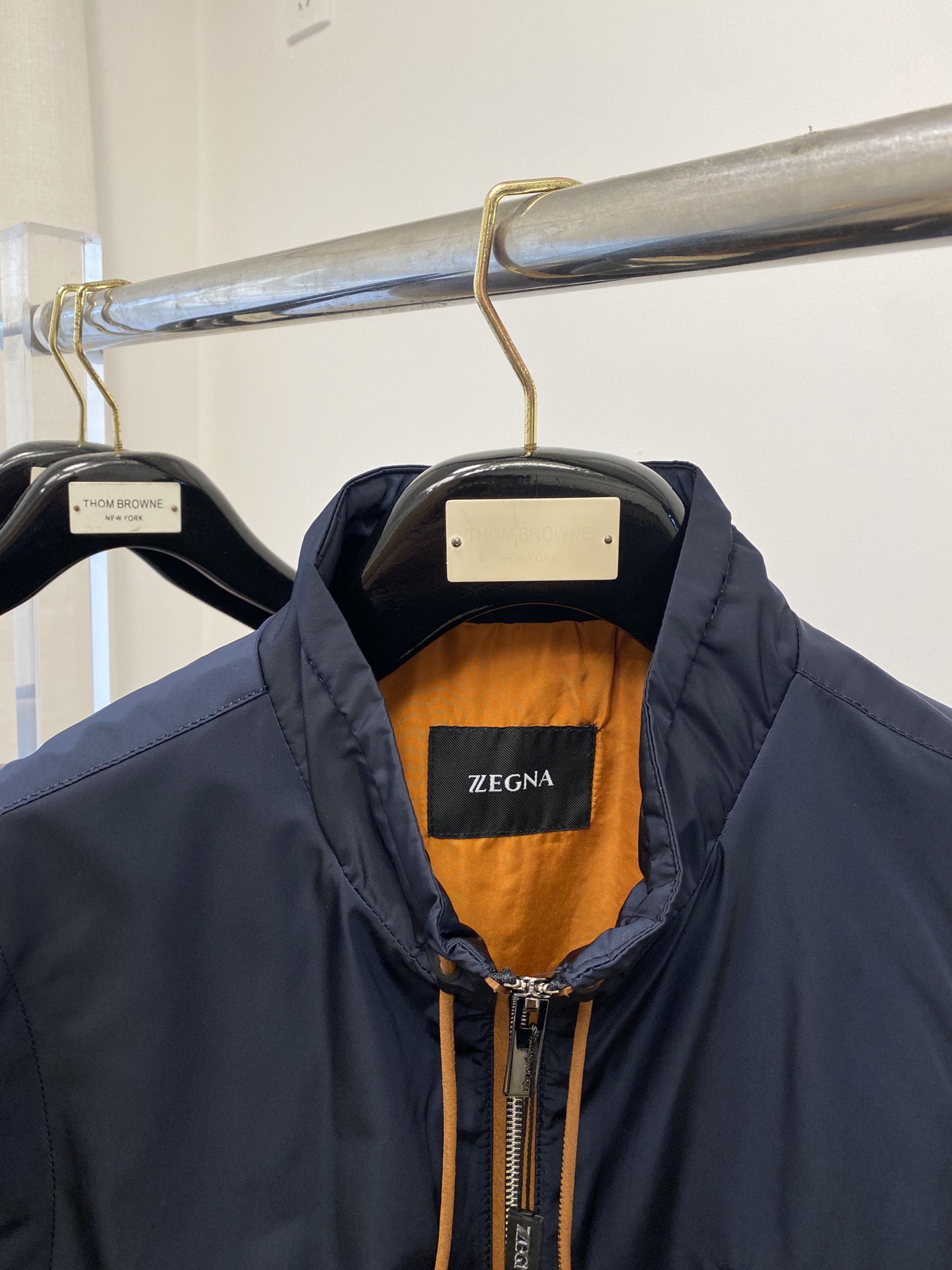 杰尼亚、2025新品夹克马甲外套，时尚帅气，胸前精致刺绣字母logo，简约百搭款，定制原版面料，不仅挺括