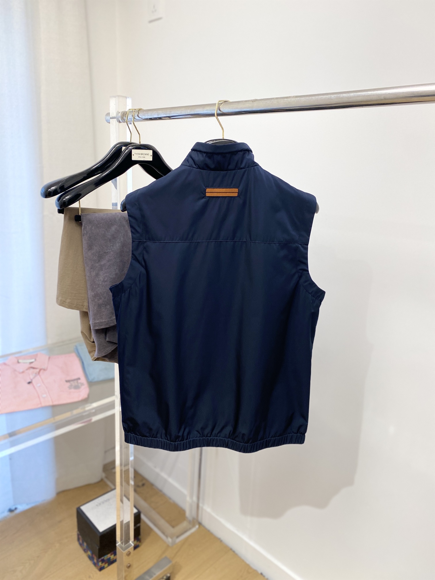 杰尼亚、2025新品夹克马甲外套，时尚帅气，胸前精致刺绣字母logo，简约百搭款，定制原版面料，不仅挺括