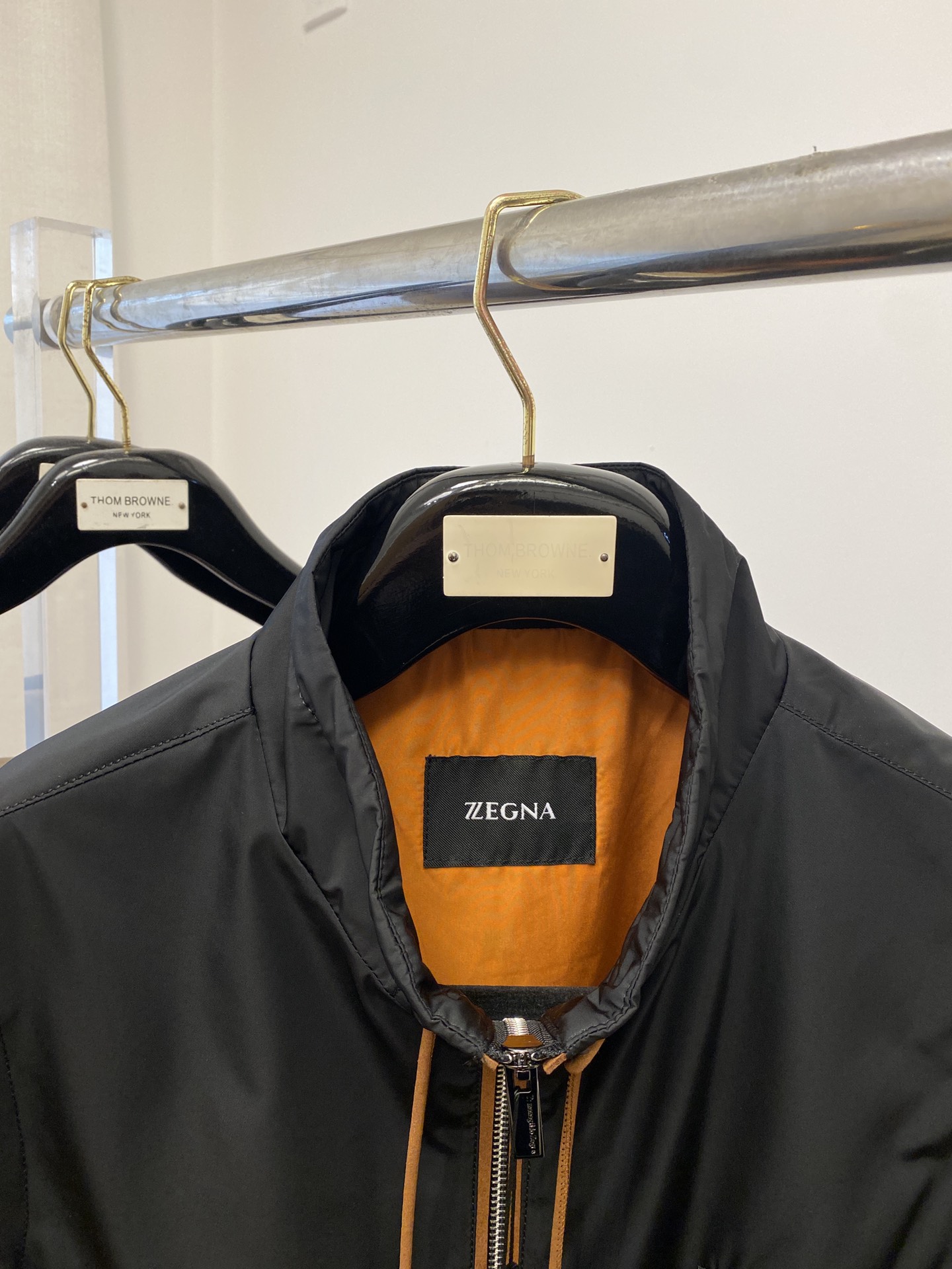 杰尼亚、2025新品夹克马甲外套，时尚帅气，胸前精致刺绣字母logo，简约百搭款，定制原版面料，不仅挺括