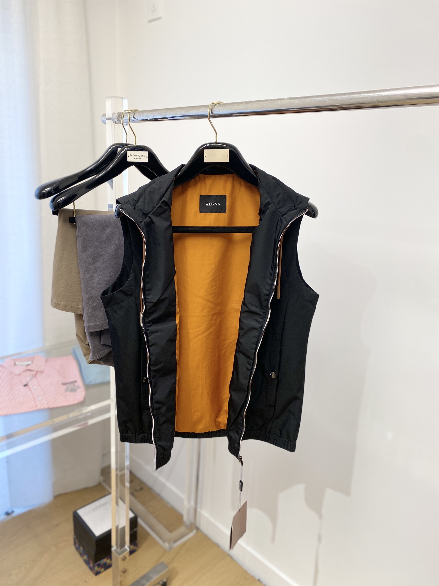 杰尼亚、2025新品夹克马甲外套，时尚帅气，胸前精致刺绣字母logo，简约百搭款，定制原版面料，不仅挺括