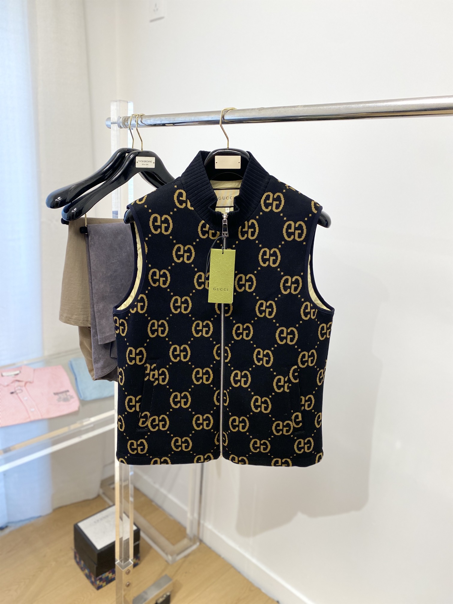古奇、2025新品羊毛针织马甲外套，时尚帅气，顶级数码定位定织字母logo，简约百搭款，定制原版面料，不