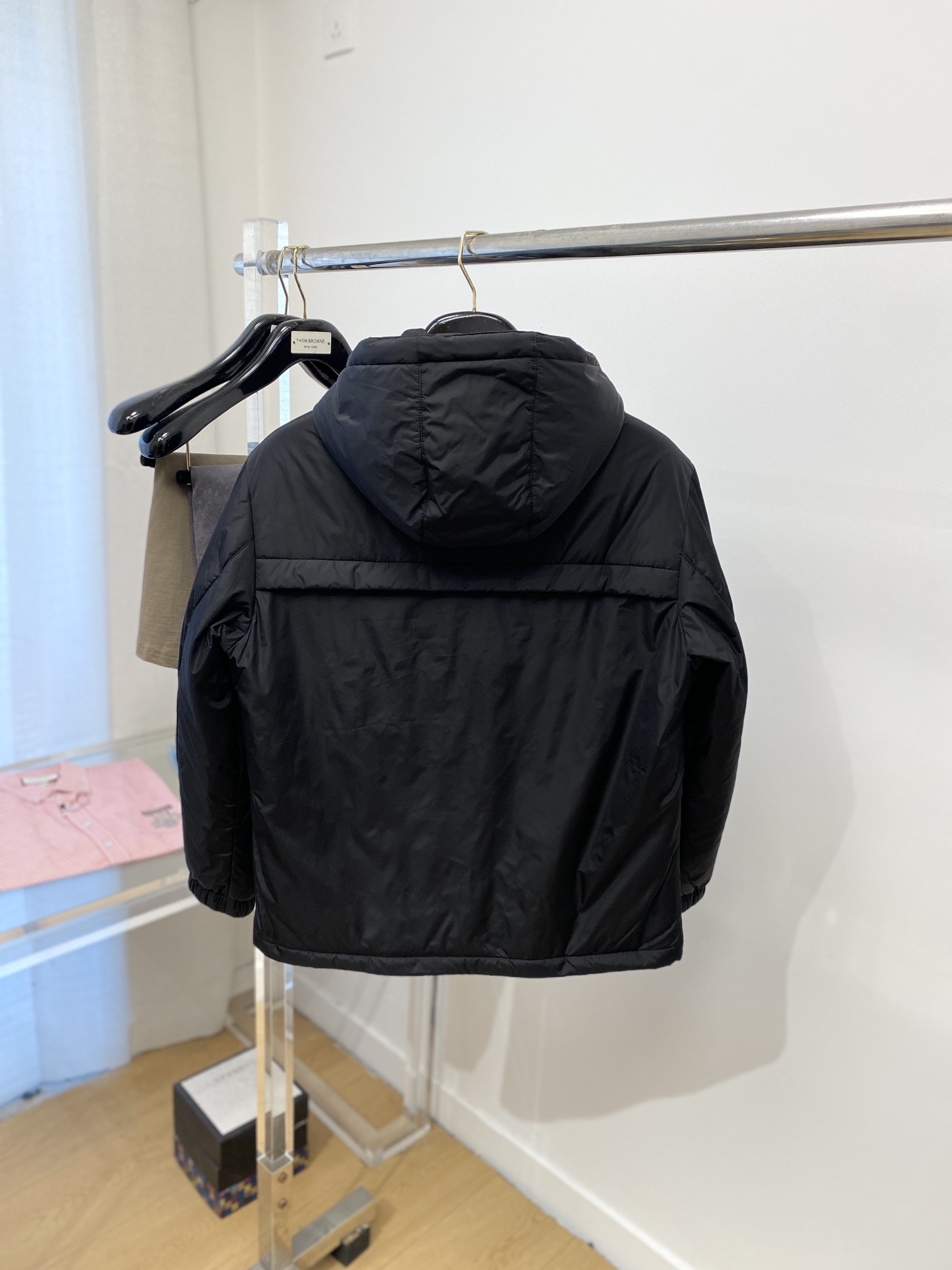 普拉达、2025最新款男士轻薄羽绒服、面料柔软舒适 ．上身版型超赞 ．拉链．辅料都是客供 、进口面料，轻