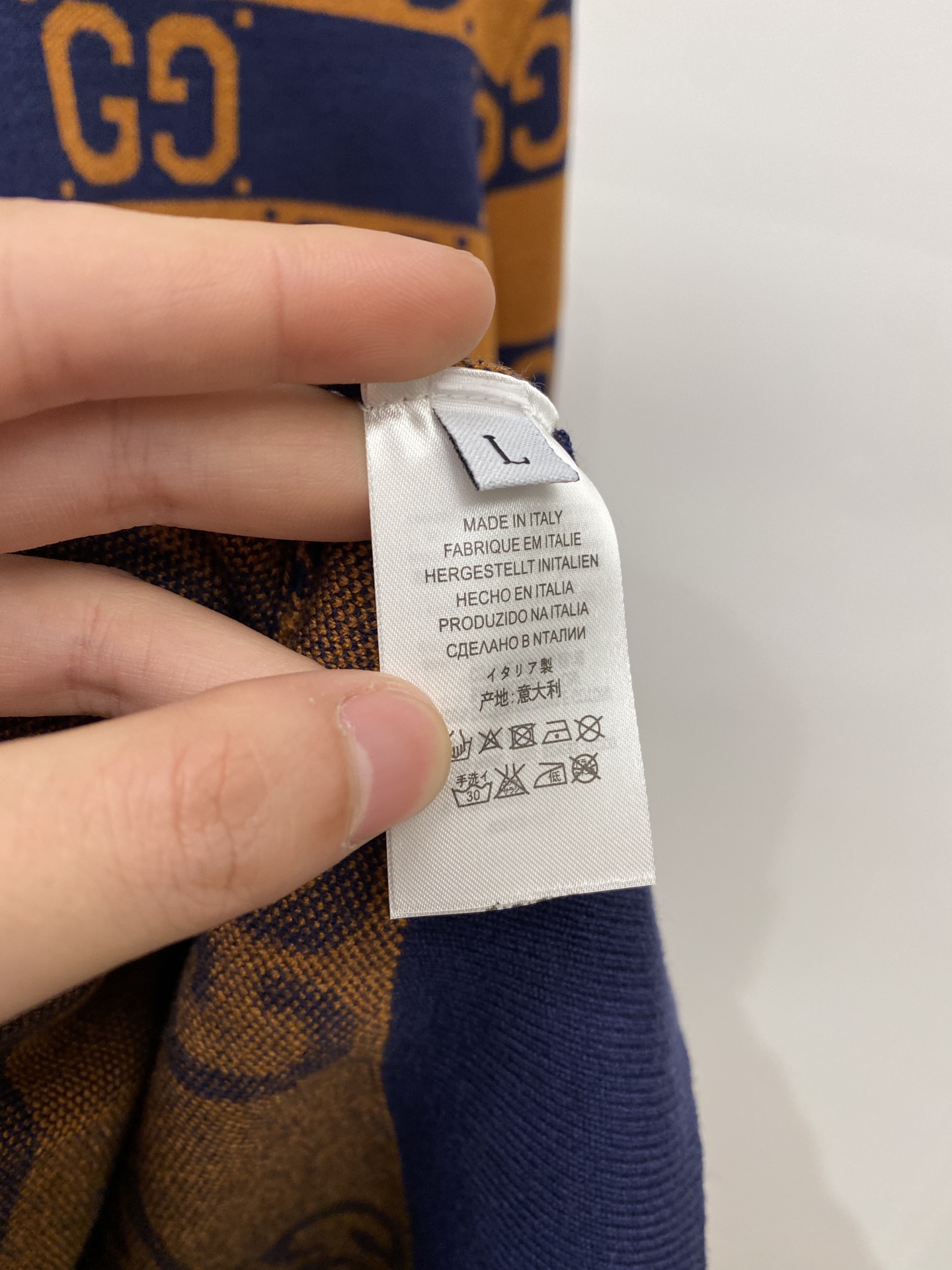  古奇、2025新品羊毛衣 具有手感细腻柔软，可直接与肌肤接触，让暖心的纱线变化出细腻的质感，顶级工艺极