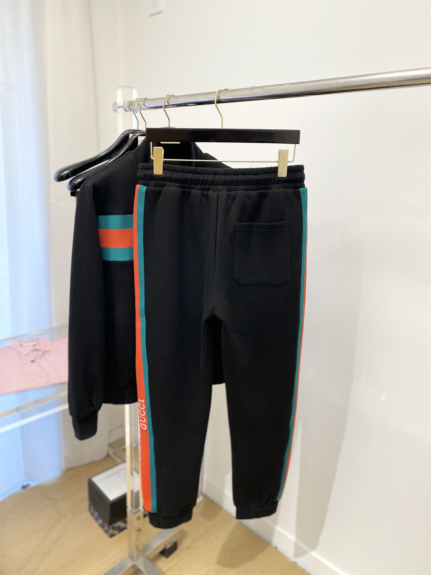  古奇、 2025最新品，时尚休闲套装，顶级原版面料打造，穿着舒适，吸湿性透气性都非常良好，色牢度超高！