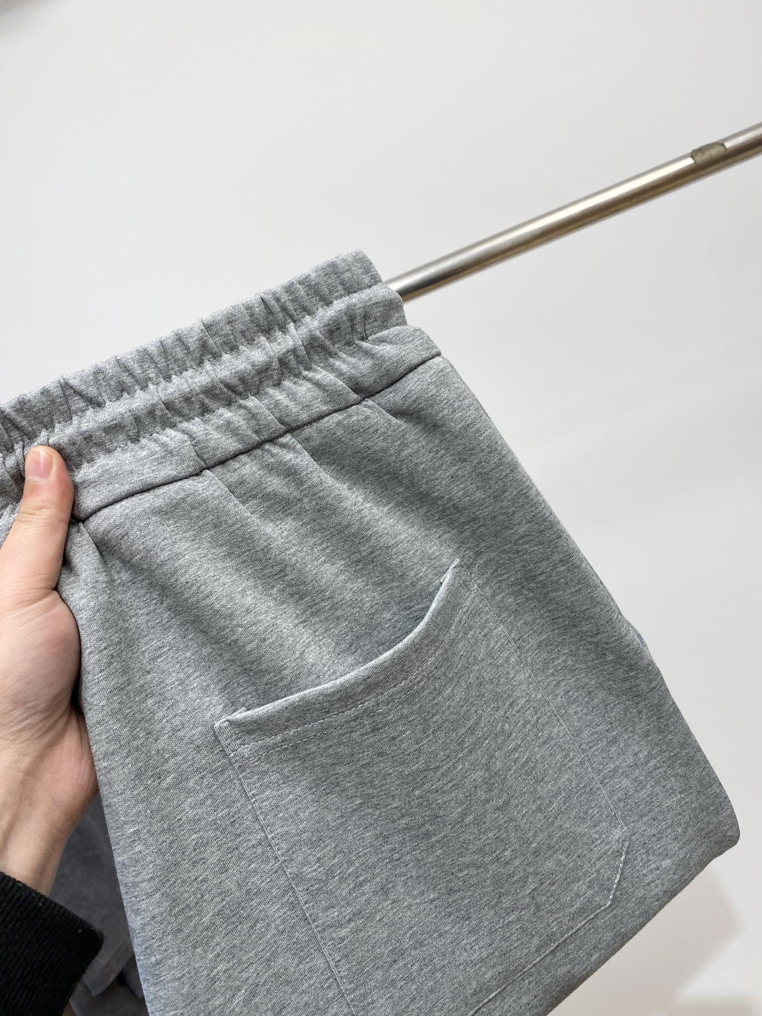 NO:123812,DESCENTE, 2025 hot casual pants, high elasticity, slimming, simple and versatile hot style, fine workmanship, every needle can be seen attentively, many celebrity internet celebrities love the most, lengthen the body proportions!  Micro-spin ^_^Comfortable fabric Details M-3XL, alexander wang19860909DESCENTE迪桑特、2025爆款休闲裤 高弹显瘦必爆简约百搭爆款,做工精细,每一针都看得到用心,超多明星网红最爱 拉长身材比例哦！微弹 ^_^舒适面料 细节体码数M-3XL,,alexander wang,Men's clothing