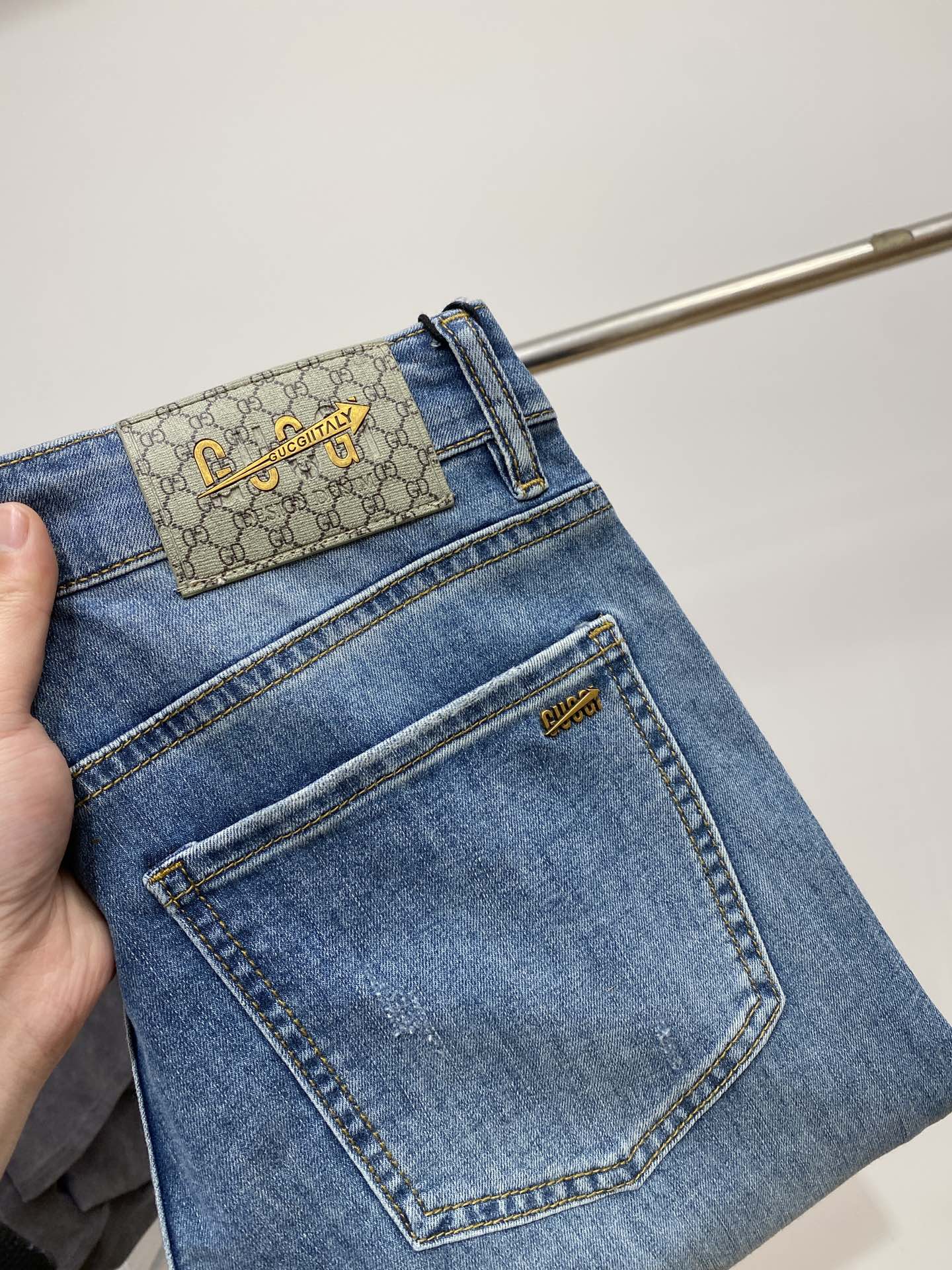 NO:116754,Guqi, the latest products, special counters are available at the same time, original single-purpose goods, water-washed casual jeans, imported original washing elastic fabric, comfortable and elastic, original hardware and auxiliary decorative logo, super positive style, extremely high grade, counter quality, fashionable and stylish upper body, 29-38, jeans, alexander wang19860909古奇、最新品,专柜同步有售,原单狠货,水洗休闲牛仔裤,进口原版水洗弹力面料,舒适有弹性,原版五金辅料装饰logo,版型超正,档次极高,专柜品质,上身时尚有型,码数29-38,,jeans,alexander wang,Men's clothing