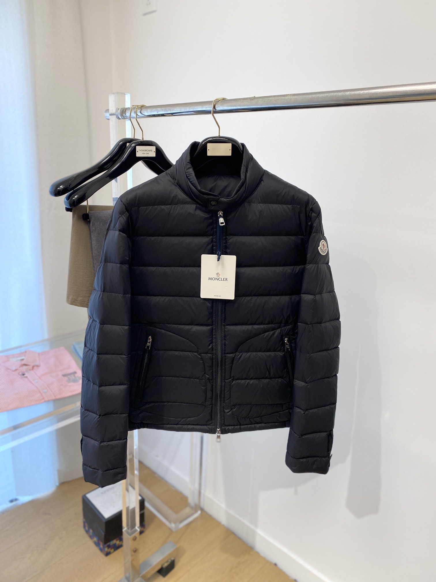蒙口、2025最新款男士轻薄羽绒服、面料柔软舒适 ．上身版型超赞 ．拉链．辅料都是客供 、进口面料，轻便