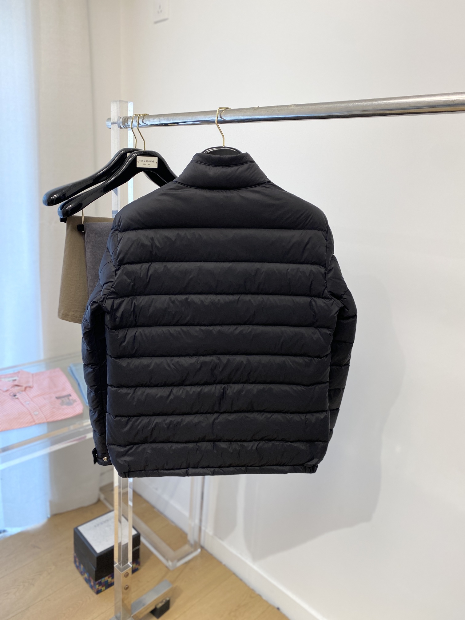 蒙口、2025最新款男士轻薄羽绒服、面料柔软舒适 ．上身版型超赞 ．拉链．辅料都是客供 、进口面料，轻便