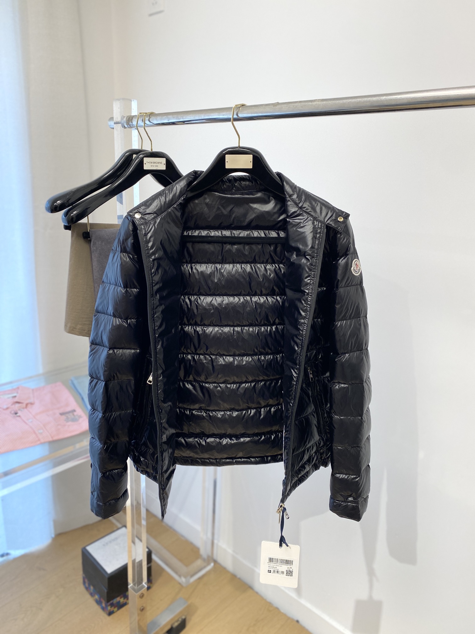 蒙口、2025最新款男士轻薄羽绒服、面料柔软舒适 ．上身版型超赞 ．拉链．辅料都是客供 、进口面料，轻便