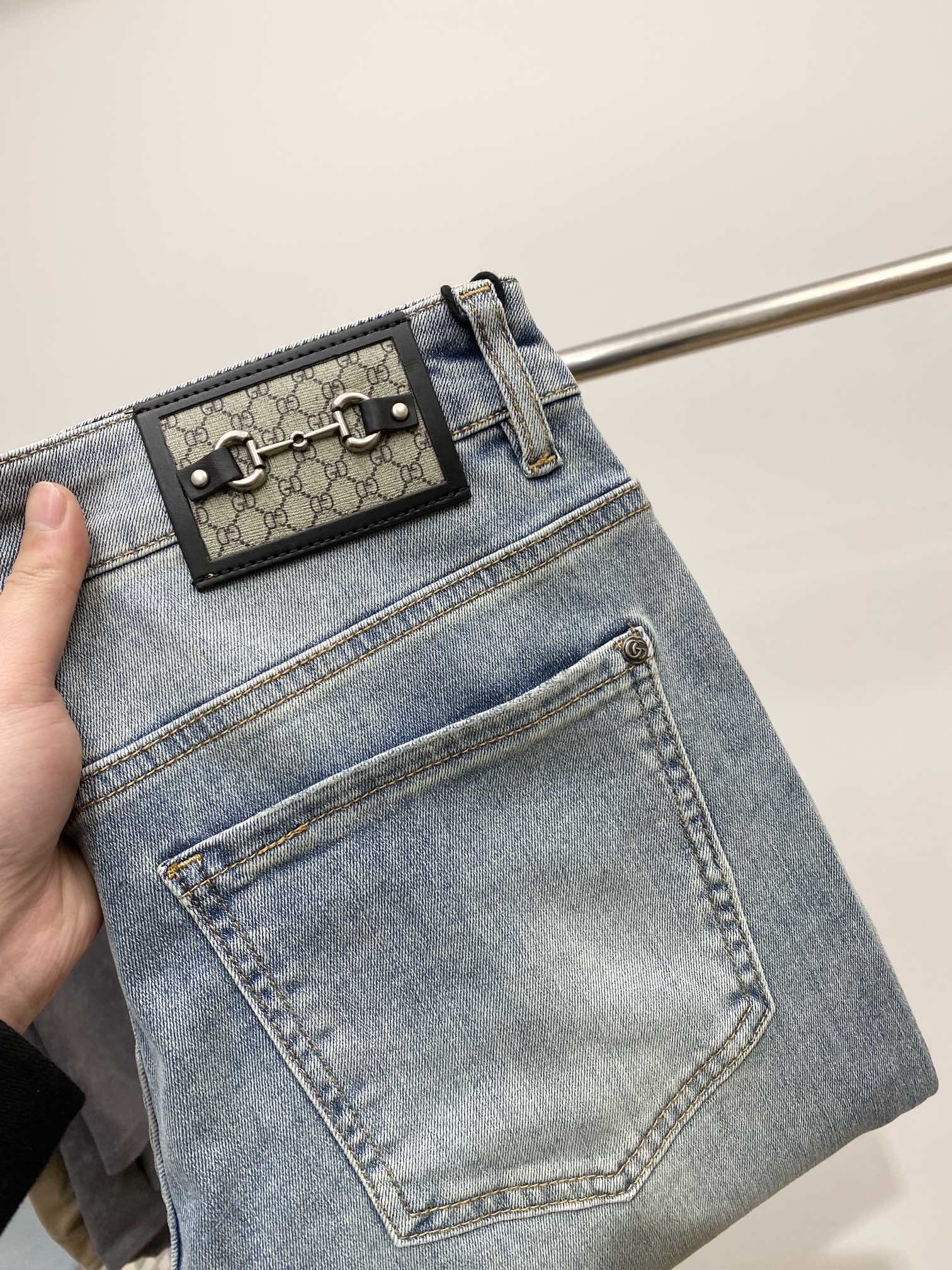 NO:116780,Guqi, the latest products, the counter is available at the same time, original single-purpose goods, water-washed casual jeans, imported original washing elastic fabric, comfortable and elastic, original hardware and auxiliary decorative logo, super positive style, extremely high grade, counter quality, fashionable and stylish upper body, 28-38, jeans, alexander wang19860909古奇、最新品,专柜同步有售,原单狠货,水洗休闲牛仔裤,进口原版水洗弹力面料,舒适有弹性,原版五金辅料装饰logo,版型超正,档次极高,专柜品质,上身时尚有型,码数28-38,,jeans,alexander wang,Men's clothing