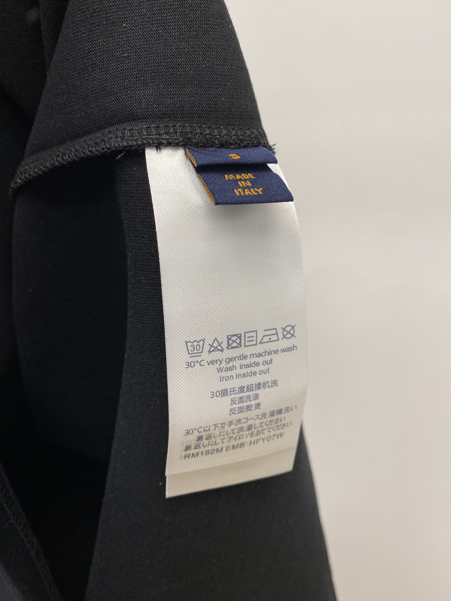 支持年后退换！路易威登、2025最新款短袖T恤，帅气时尚，胸前精致刺绣字母logo，简约百搭款。面料棉 