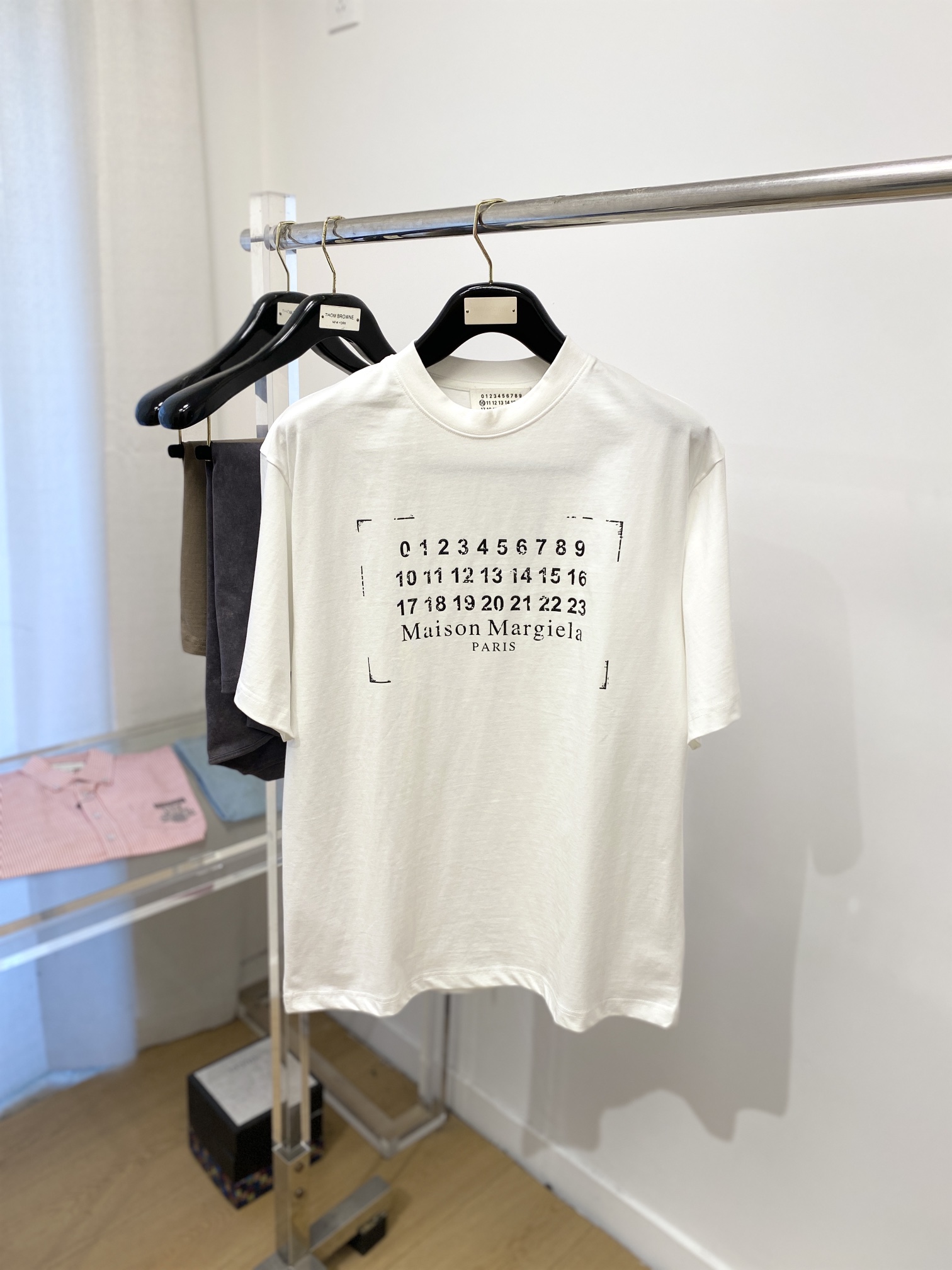 支持年后退换！马吉拉、2025最新款短袖T恤，帅气时尚，胸前顶级印花字母logo，简约百搭款。面料棉 不