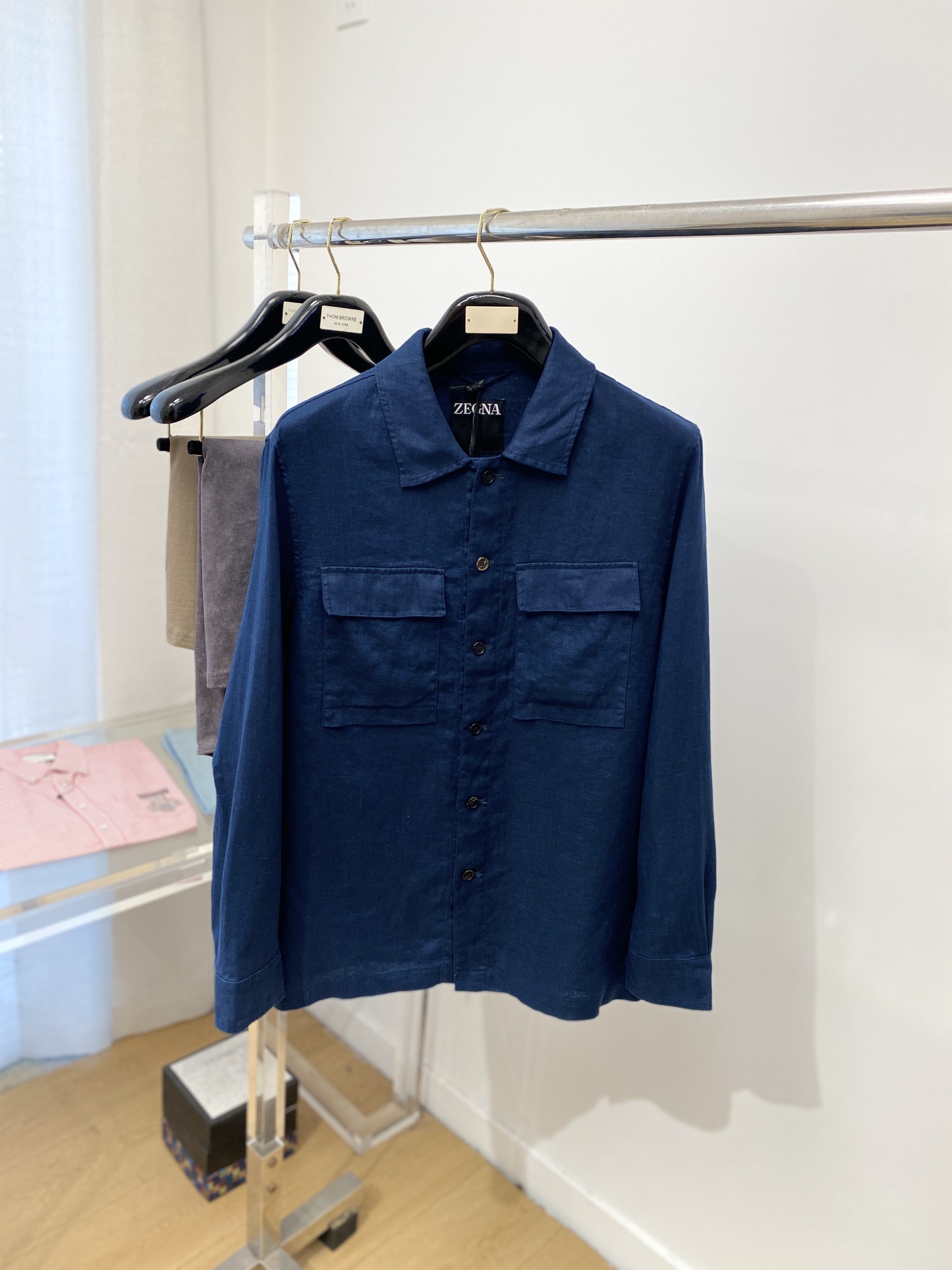 NO:120357,The main recommendation is Zenia, 2025 new long-sleeved shirt to create a sense of fashion art, three-dimensional tailoring and slim fit, the upper body effect is very handsome, slightly highlighting the taste, the overall details can be compared, and the effect is very stylish M-3XL, zegna, shirts, alexander wang19860909主推 杰尼亚、2025新款长袖衬衫 打造时装艺术感,立体剪裁修身版型,上身效果很帅气,微彰显品位,整体细节可以对比、效果非常有型码数M-3XL,,zegna,shirts,alexander wang,Men's clothing