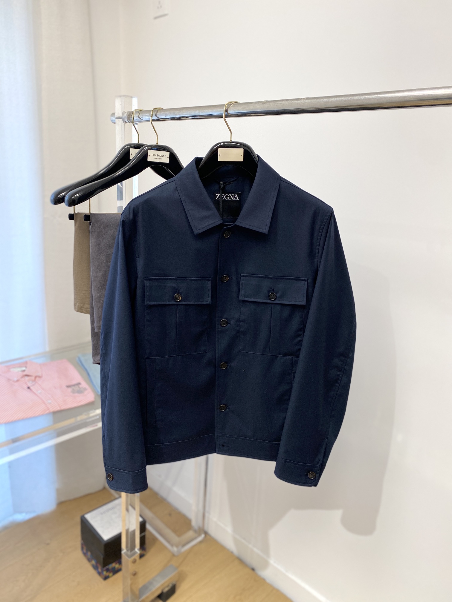 NO:120325,The main recommendation is Zenia, 2025 new shirt jacket, fashionable and handsome, simple and versatile style, customized original fabric, not only crisp, maintains the trendy silhouette, and is comfortable to wear, with more delicate yarn, M-3XL, zegna, jackets & coats,shirts,alexander wang19860909主推 杰尼亚、2025新品衬衫外套,时尚帅气,简约百搭款,定制原版面料,不仅挺括,保持潮流的廓形,又穿着舒适,纱织更细腻,码数M-3XL,,zegna,jackets & coats,shirts,alexander wang,Men's clothing