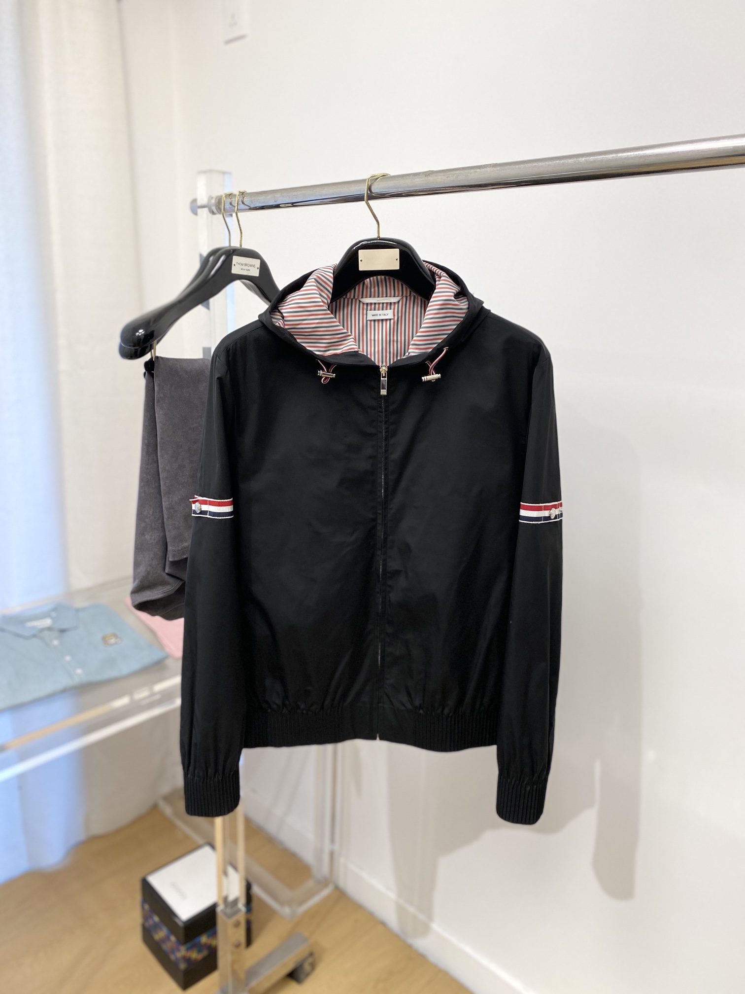 NO:116755,TB, new jacket, fashionable and handsome, simple and versatile, original hardware and accessories logo, customized original fabric, not only crisp, maintains the trendy silhouette, and is comfortable to wear, and the yarn is more delicate, the number M-3XL,, jackets & coats, jackets & coats, alexander wang19860909TB、新品夹克外套,时尚帅气,简约百搭款,原版五金辅料logo,定制原版面料,不仅挺括,保持潮流的廓形,又穿着舒适,纱织更细腻,码数M-3XL,,jackets & coats,jackets & coats,alexander wang,Men's clothing