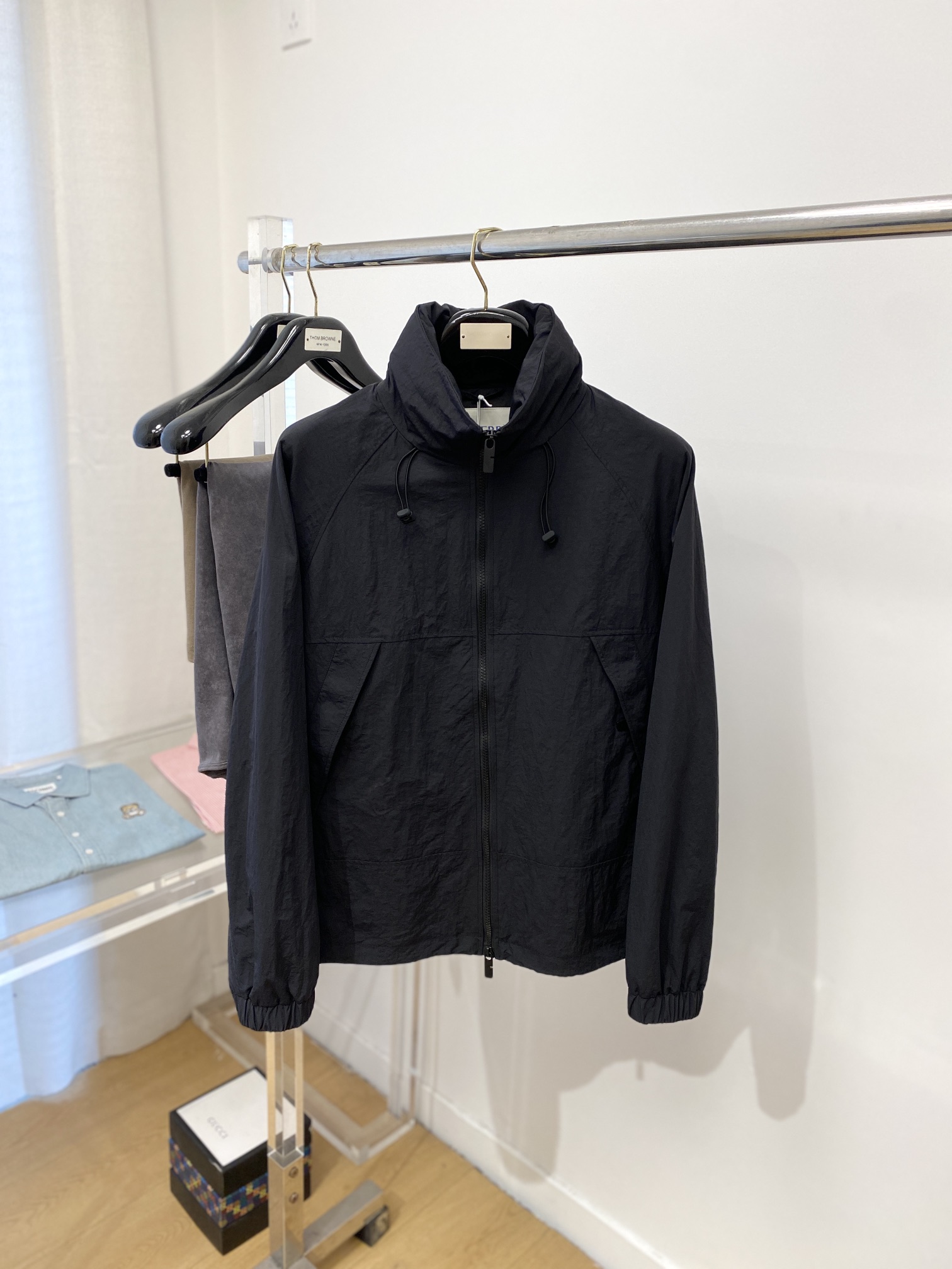 NO:116782,Burberry, new jacket, fashionable and handsome, simple and versatile style, exquisite embroidery pattern logo on the back, customized original fabric, not only crisp, maintains the trendy silhouette, and is comfortable to wear, and the yarn is more delicate, the number M-3XL, burberry, jackets & coats, jackets & coats, alexander wang19860909巴宝莉、新品夹克外套,时尚帅气,简约百搭款,后背精致刺绣图案logo,定制原版面料,不仅挺括,保持潮流的廓形,又穿着舒适,纱织更细腻,码数M-3XL,,burberry,jackets & coats,jackets & coats,alexander wang,Men's clothing