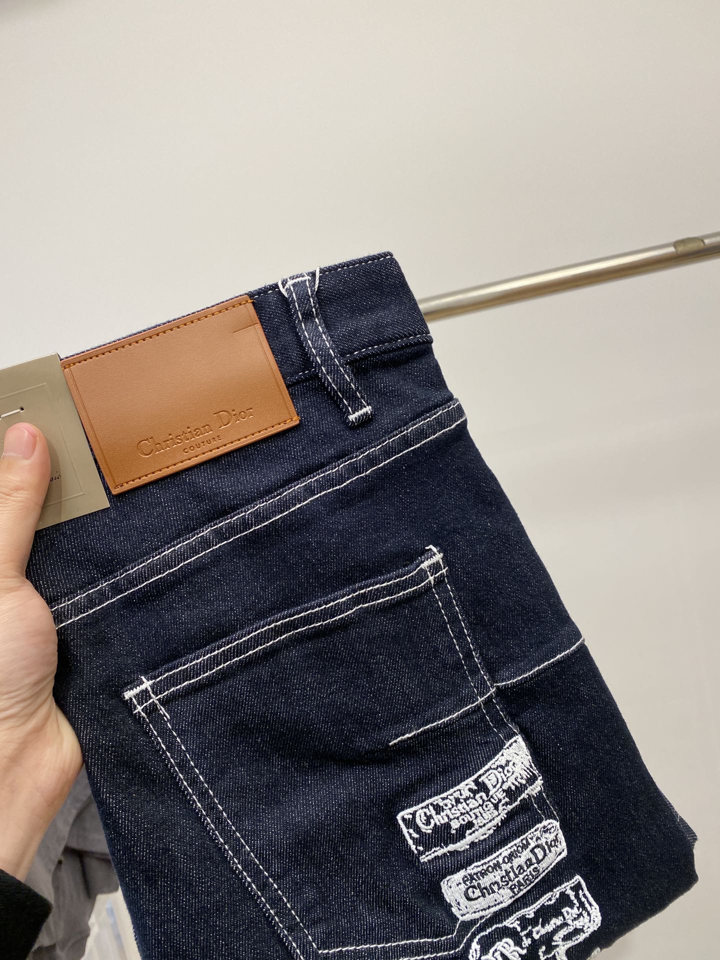 NO:123193,Dior, 2025 latest products, special counters are available at the same time, original singles, washable casual jeans, imported original washing elastic fabric, comfortable and elastic, original hardware and auxiliary decorative logo, super positive style, extremely high grade, counter quality, fashionable and stylish upper body, 29-38,,dior,jeans,alexander wang19860909迪奥、2025最新品,专柜同步有售,原单狠货,水洗休闲牛仔裤,进口原版水洗弹力面料,舒适有弹性,原版五金辅料装饰logo,版型超正,档次极高,专柜品质,上身时尚有型,码数29-38,,dior,jeans,alexander wang,Men's clothing