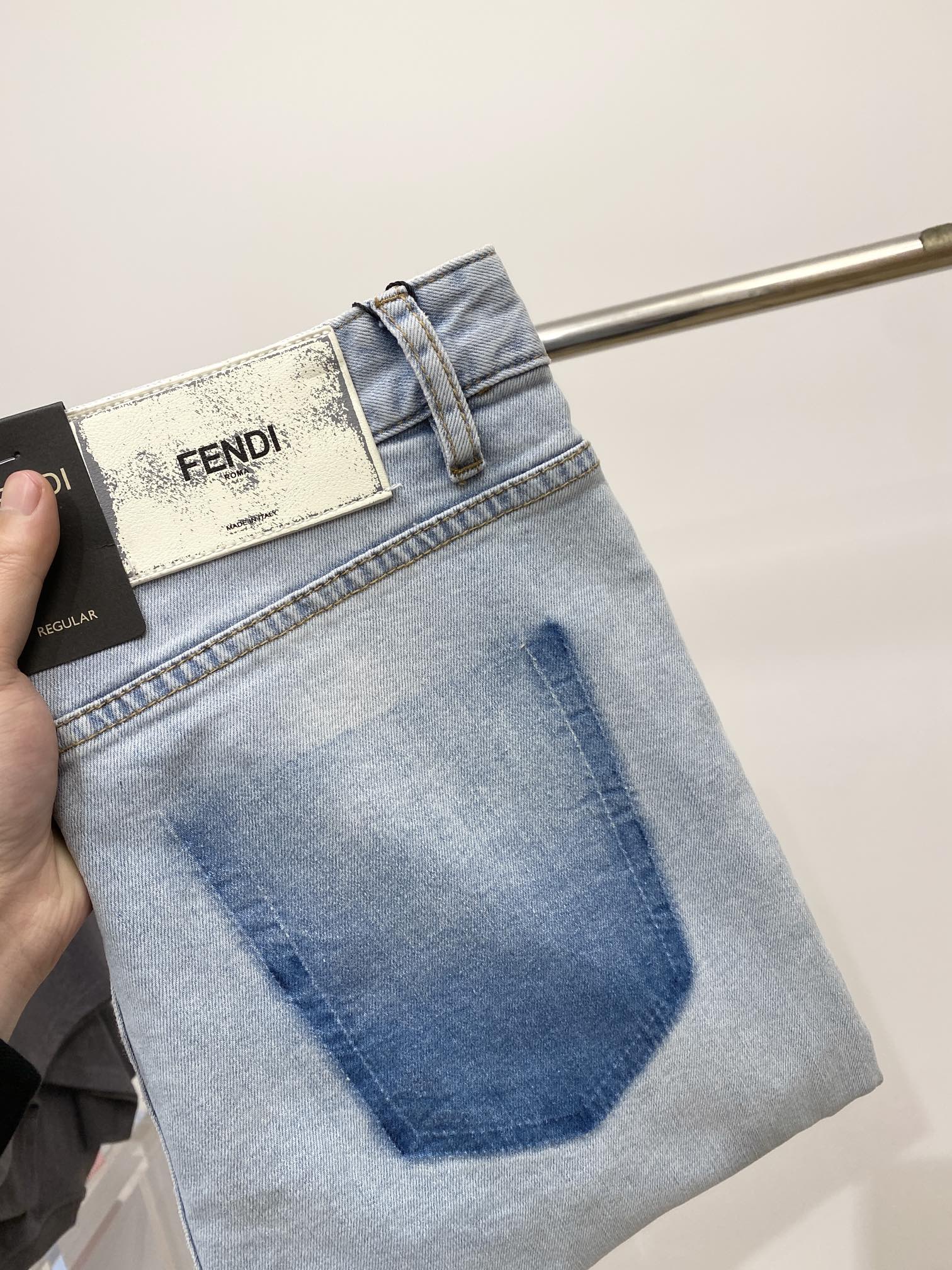 NO:123177,Fendi and 2025 latest products, special counters are available at the same time, original single-purpose goods, water-washed casual jeans, imported original washing elastic fabric, comfortable and elastic, original hardware and auxiliary decorative logo, super positive style, extremely high grade, counter quality, fashionable and stylish upper body, 29-38,,fendi, jeans, alexander wang19860909芬迪、2025最新品,专柜同步有售,原单狠货,水洗休闲牛仔裤,进口原版水洗弹力面料,舒适有弹性,原版五金辅料装饰logo,版型超正,档次极高,专柜品质,上身时尚有型,码数29-38,,fendi,jeans,alexander wang,Men's clothing