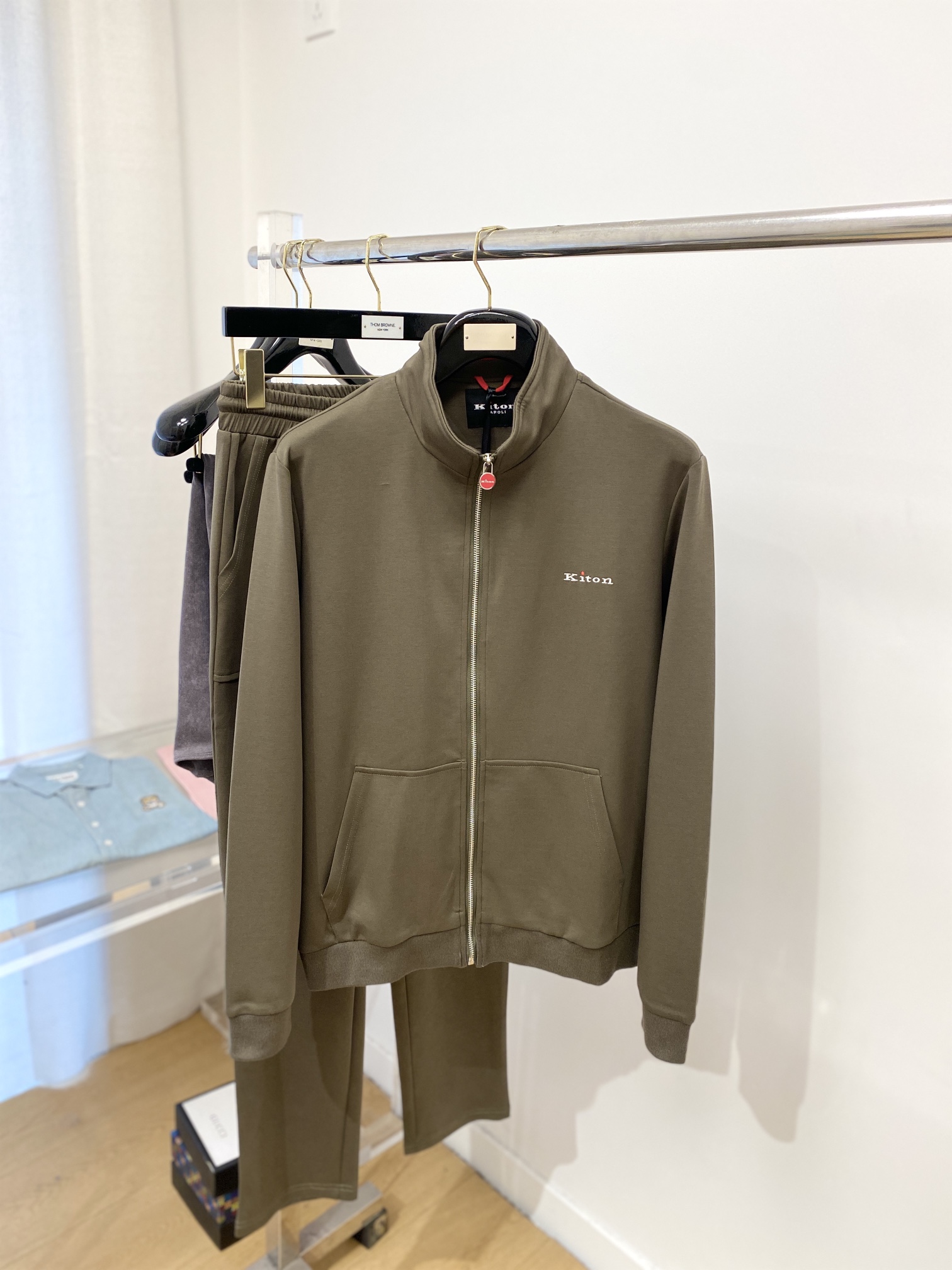 NO:120052,Kiton fashion brand, the latest products in 2025, fashionable and casual suits, top-grade original fabrics, comfortable to wear, good moisture absorption and breathability, and extremely high color fastness!  Both the inner wear and the outer wear are very outstanding.19860909Kiton 时尚潮牌、 2025最新品,时尚休闲套装,顶级原版面料打造,穿着舒适,吸湿性透气性都非常良好,色牢度超高！无论内搭还是外穿都非常出彩码数L-XXL,,alexander wang,Men's clothing